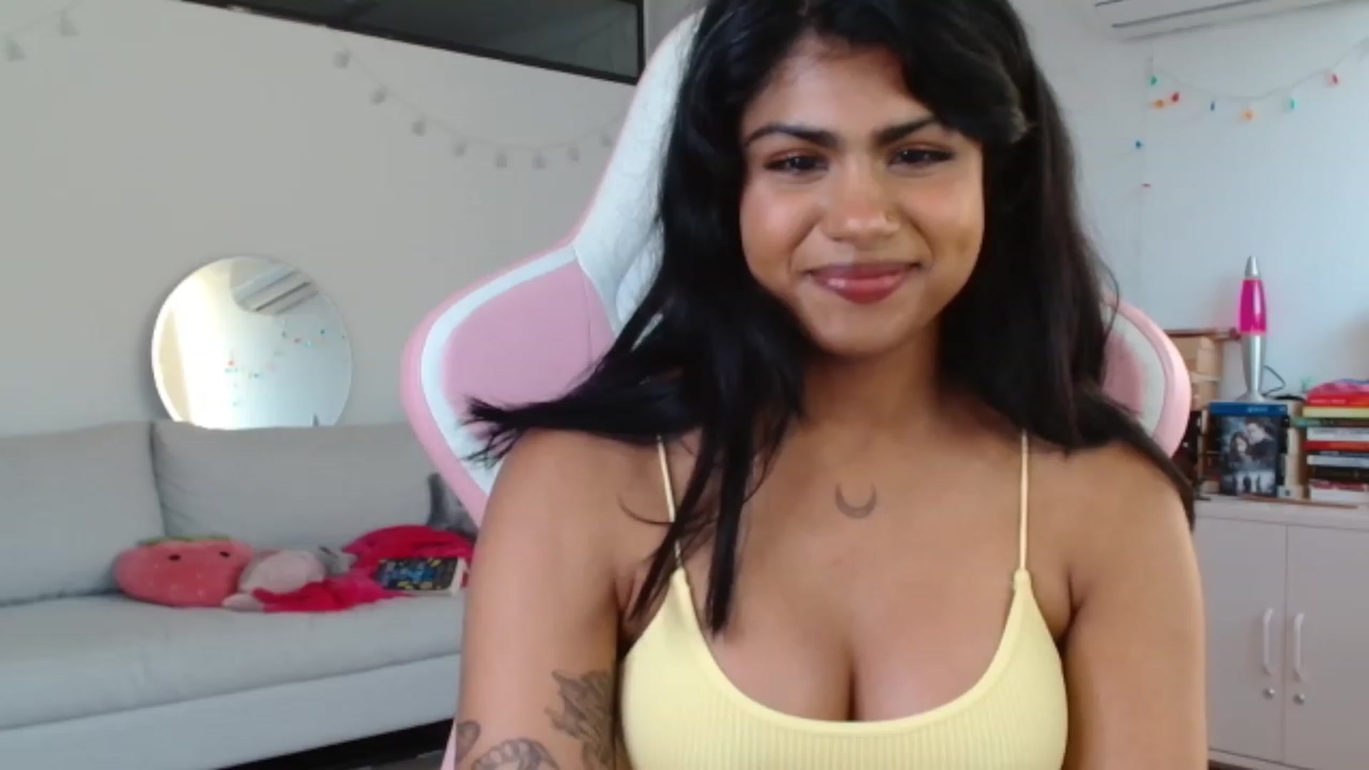 Gallery image thumbnail from Katara_'s myfreecams stream on, 11/08/2023, 17:10 image 7 of 20