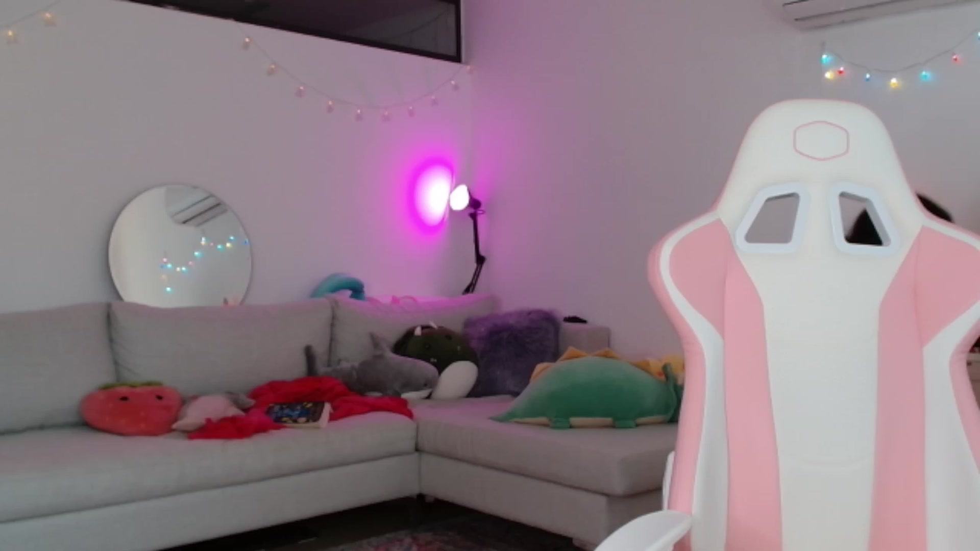 Gallery image thumbnail from Katara_'s myfreecams stream on, 11/08/2023, 17:10 image 16 of 20