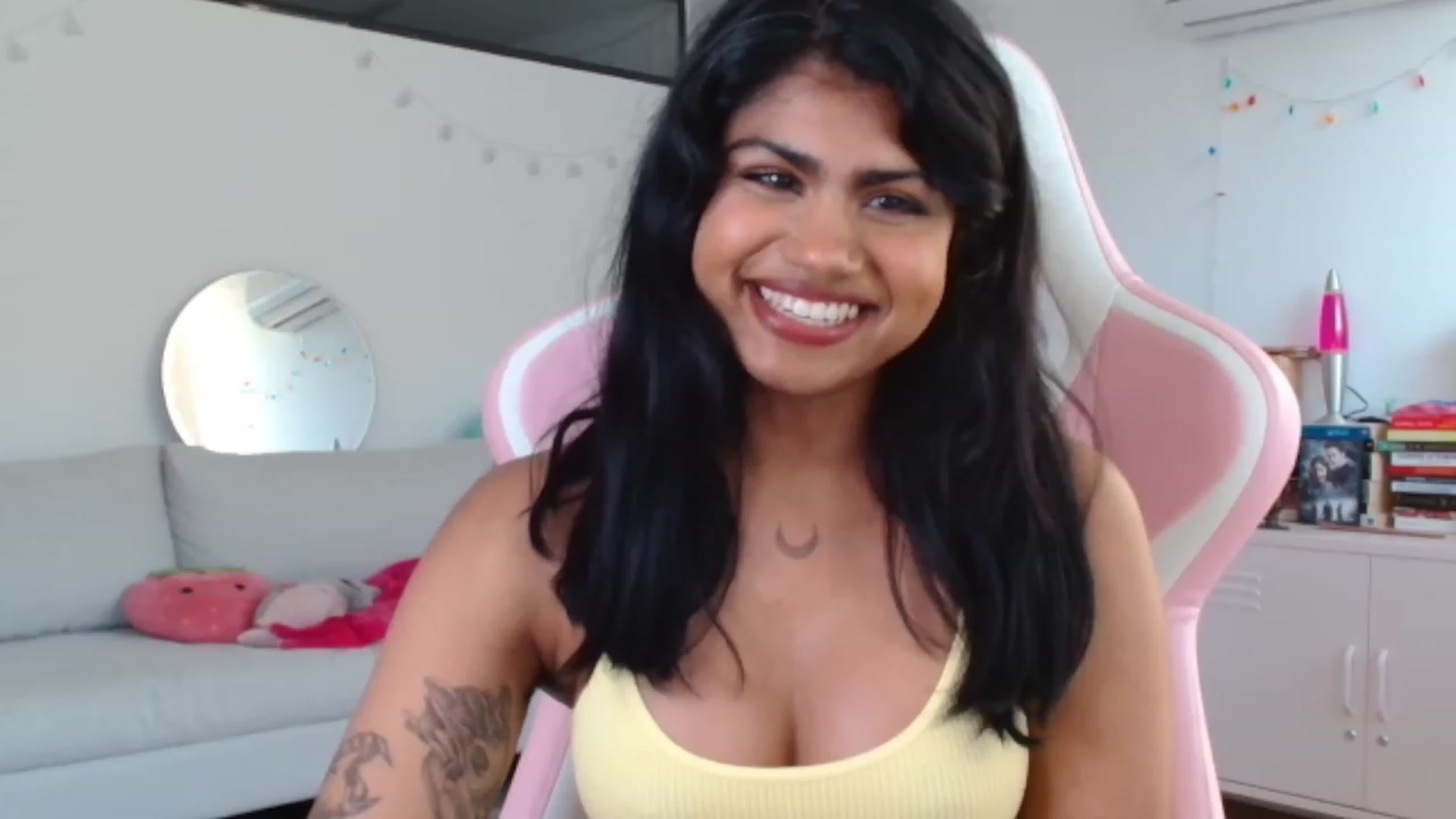 Gallery image thumbnail from Katara_'s myfreecams stream on, 11/08/2023, 17:10 image 2 of 20