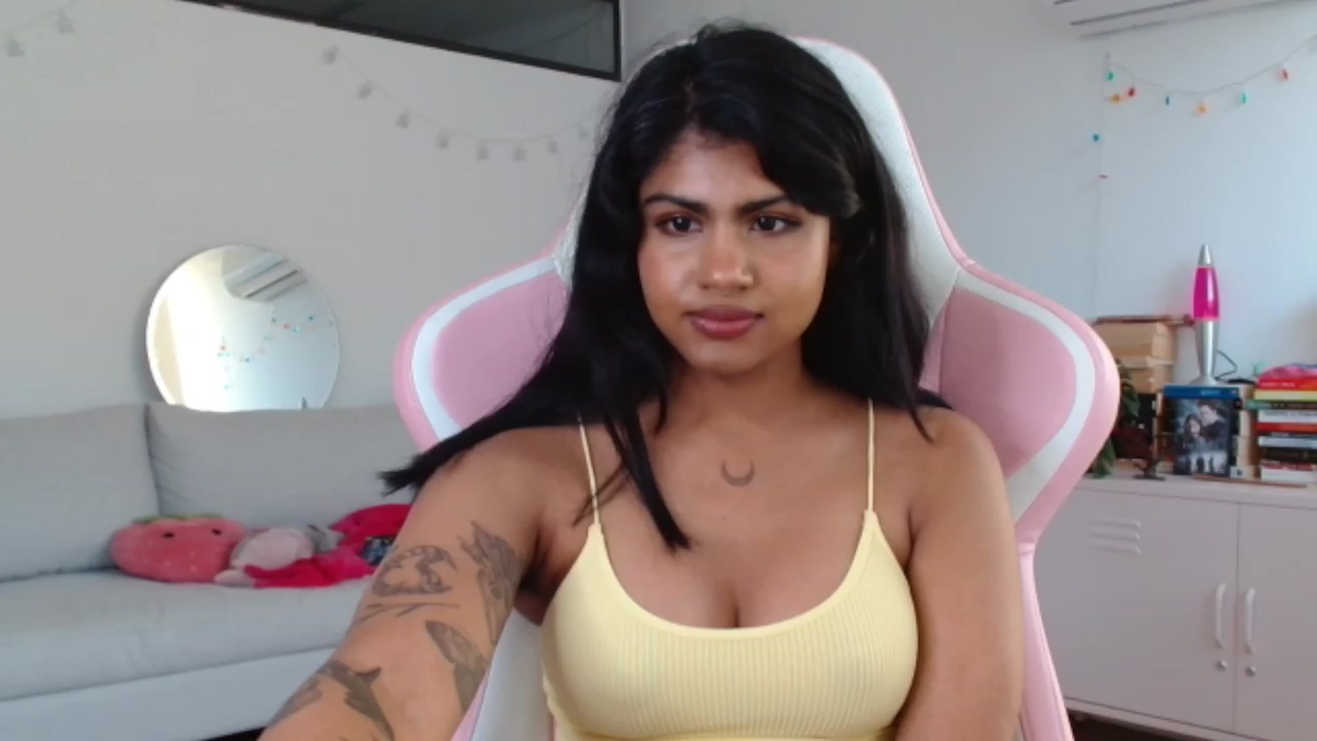 Gallery image thumbnail from Katara_'s myfreecams stream on, 11/08/2023, 17:10 image 4 of 20