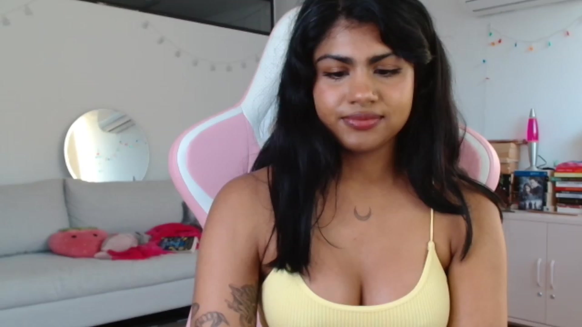 Gallery image thumbnail from Katara_'s myfreecams stream on, 11/08/2023, 17:10 image 9 of 20