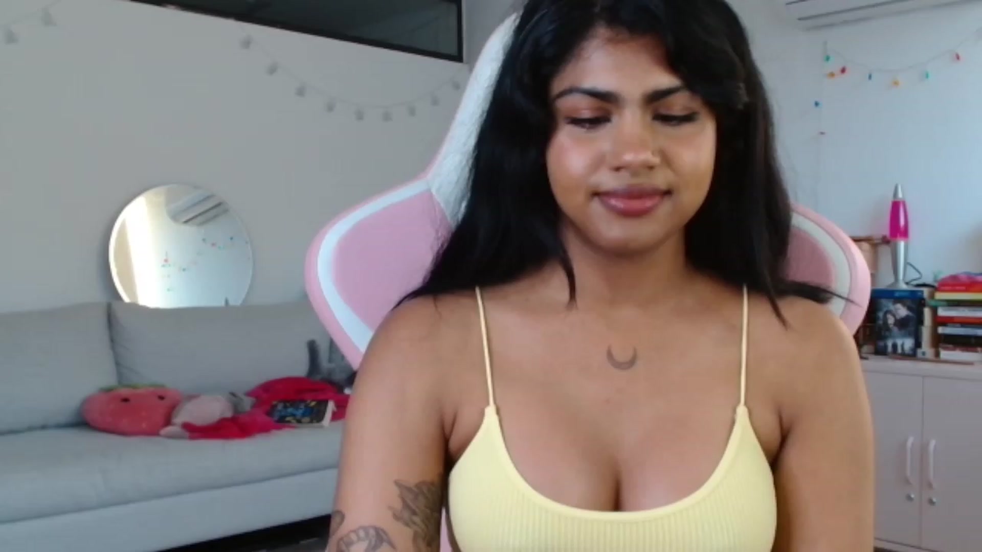 Gallery image thumbnail from Katara_'s myfreecams stream on, 11/08/2023, 17:10 image 12 of 20