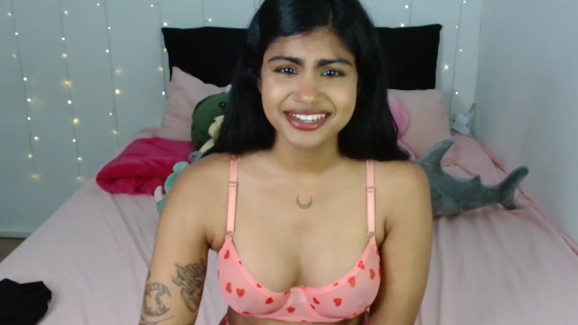 Gallery image thumbnail from Katara_'s myfreecams stream on, 11/16/2023, 08:41 image 1 of 20