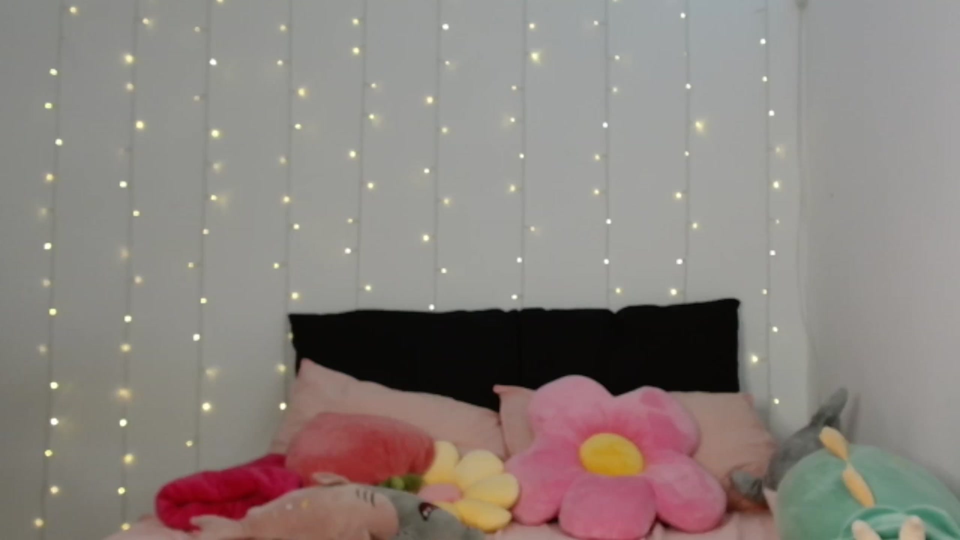 Gallery image thumbnail from Katara_'s myfreecams stream on, 11/16/2023, 15:32 image 4 of 20