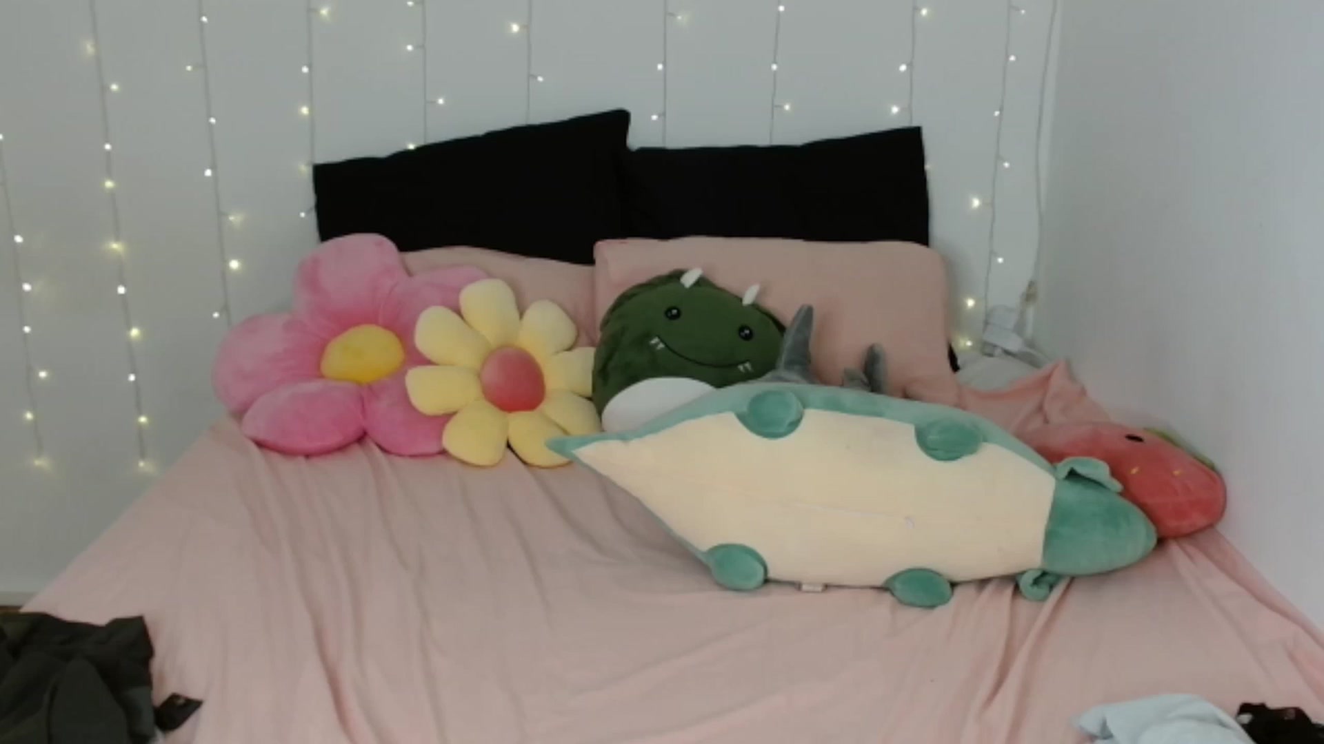 Gallery image thumbnail from Katara_'s myfreecams stream on, 11/21/2023, 17:23 image 16 of 20