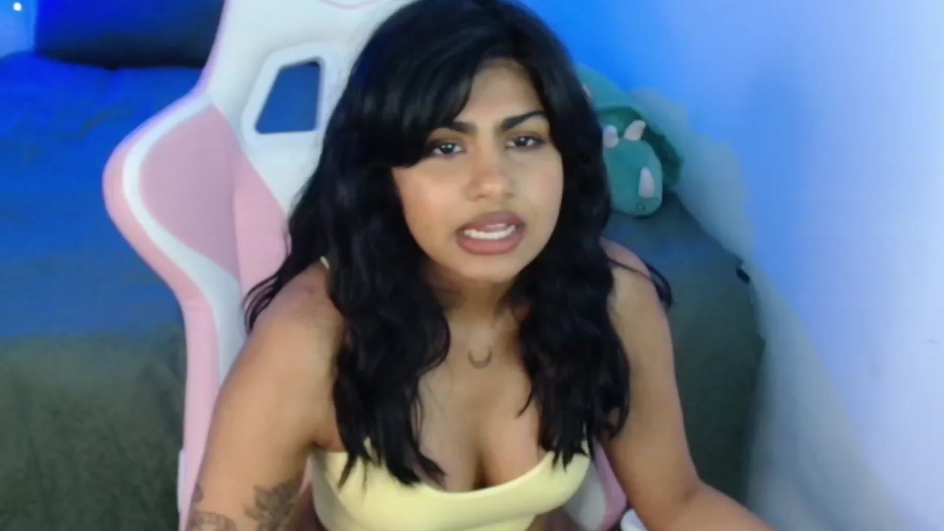 Gallery image thumbnail from Katara_'s myfreecams stream on, 12/12/2023, 15:20 image 14 of 20