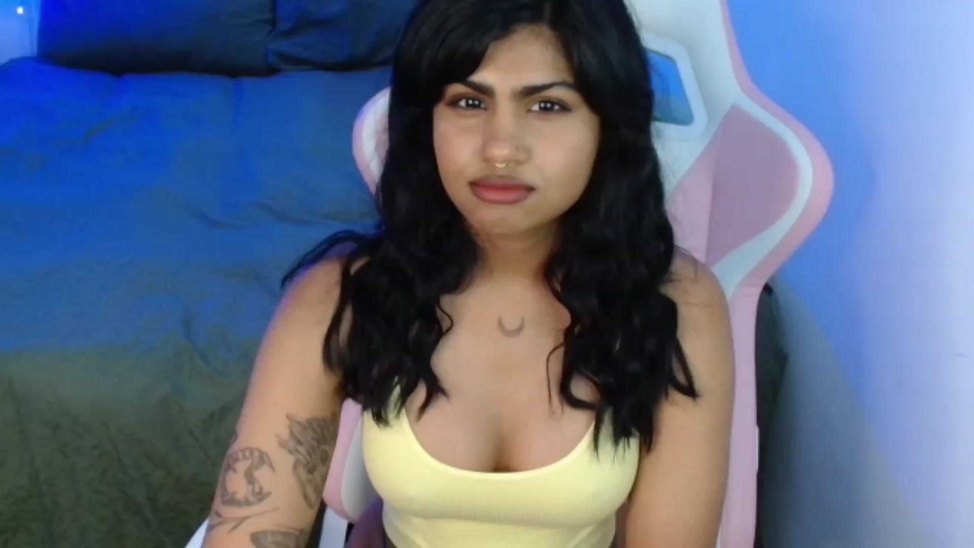 Gallery image thumbnail from Katara_'s myfreecams stream on, 12/12/2023, 15:20 image 1 of 20