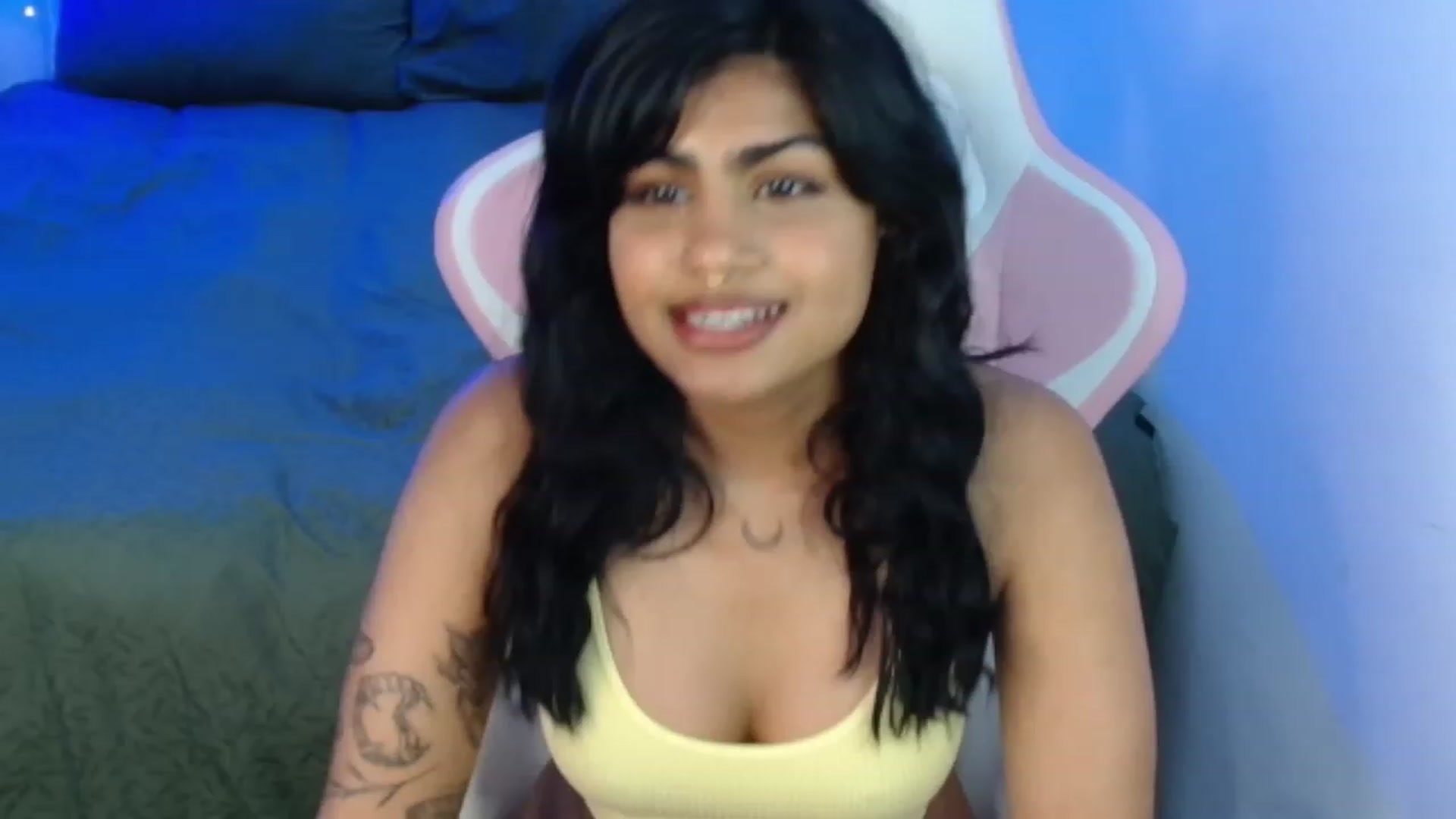 Gallery image thumbnail from Katara_'s myfreecams stream on, 12/12/2023, 15:20 image 13 of 20