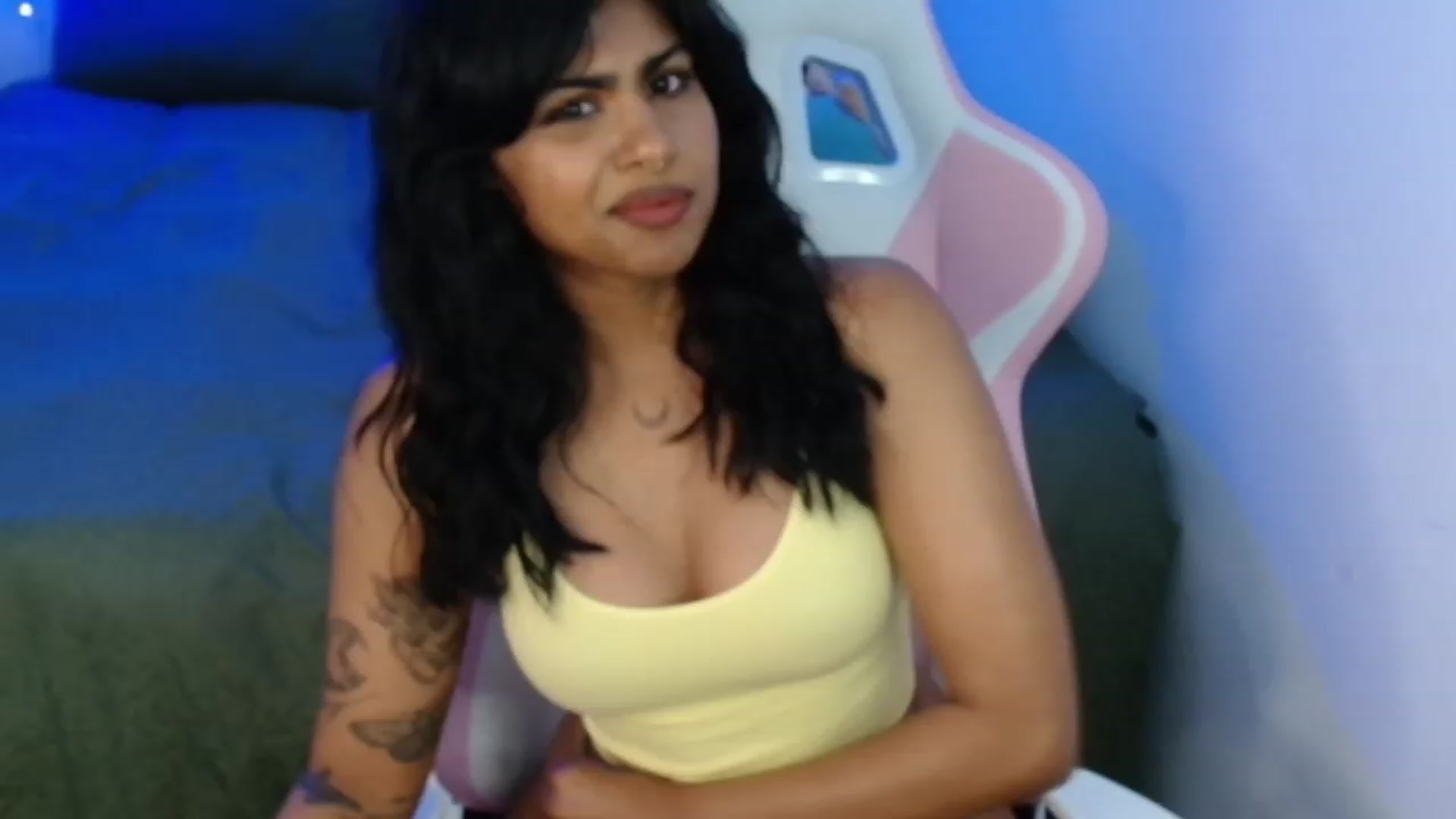 Gallery image thumbnail from Katara_'s myfreecams stream on, 12/12/2023, 15:20 image 9 of 20