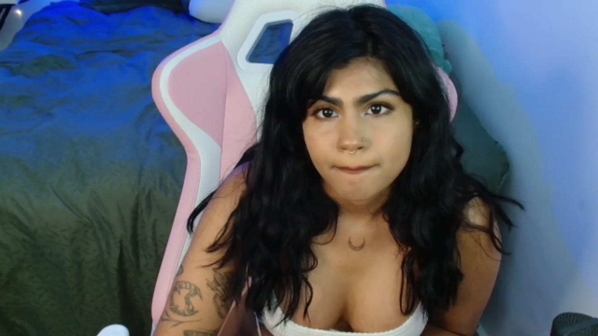 Gallery image thumbnail from Katara_'s myfreecams stream on, 12/13/2023, 13:58 image 15 of 20