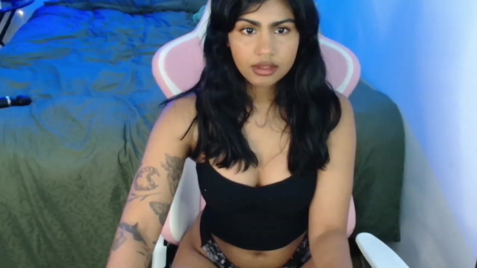 Gallery image thumbnail from Katara_'s myfreecams stream on, 12/19/2023, 05:33 image 1 of 20