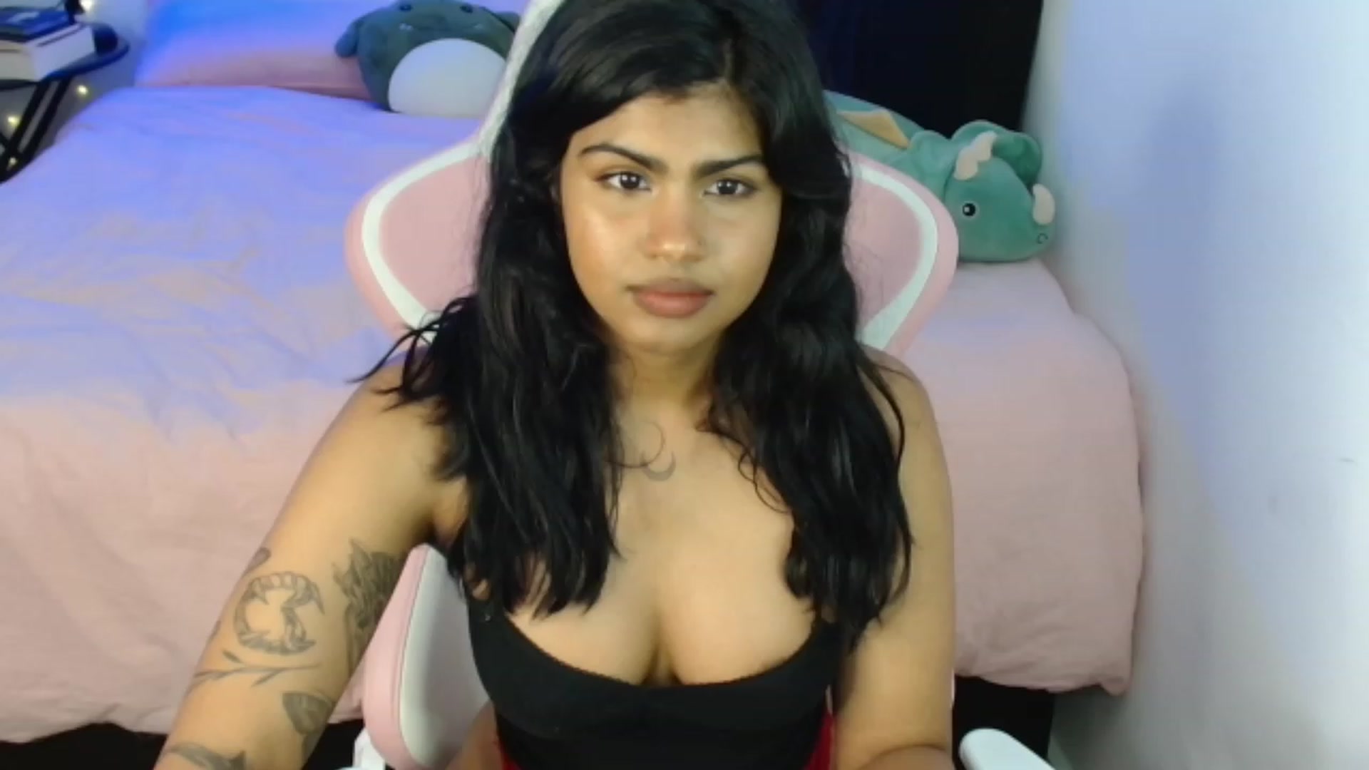 Gallery image thumbnail from Katara_'s myfreecams stream on, 01/04/2024, 07:58 image 15 of 20
