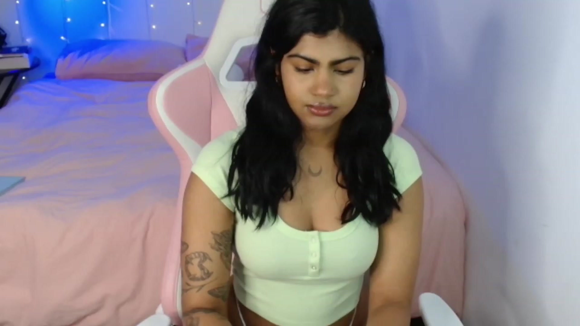 Gallery image thumbnail from Katara_'s myfreecams stream on, 01/11/2024, 06:15 image 8 of 20