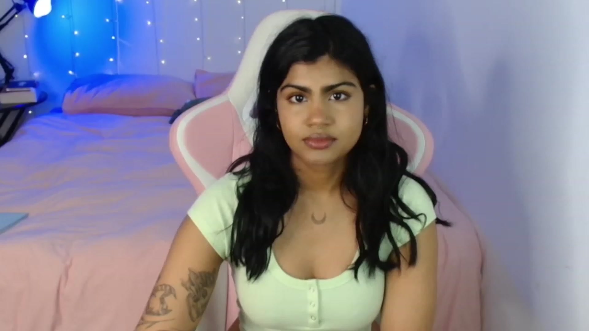 Gallery image thumbnail from Katara_'s myfreecams stream on, 01/11/2024, 06:15 image 17 of 20