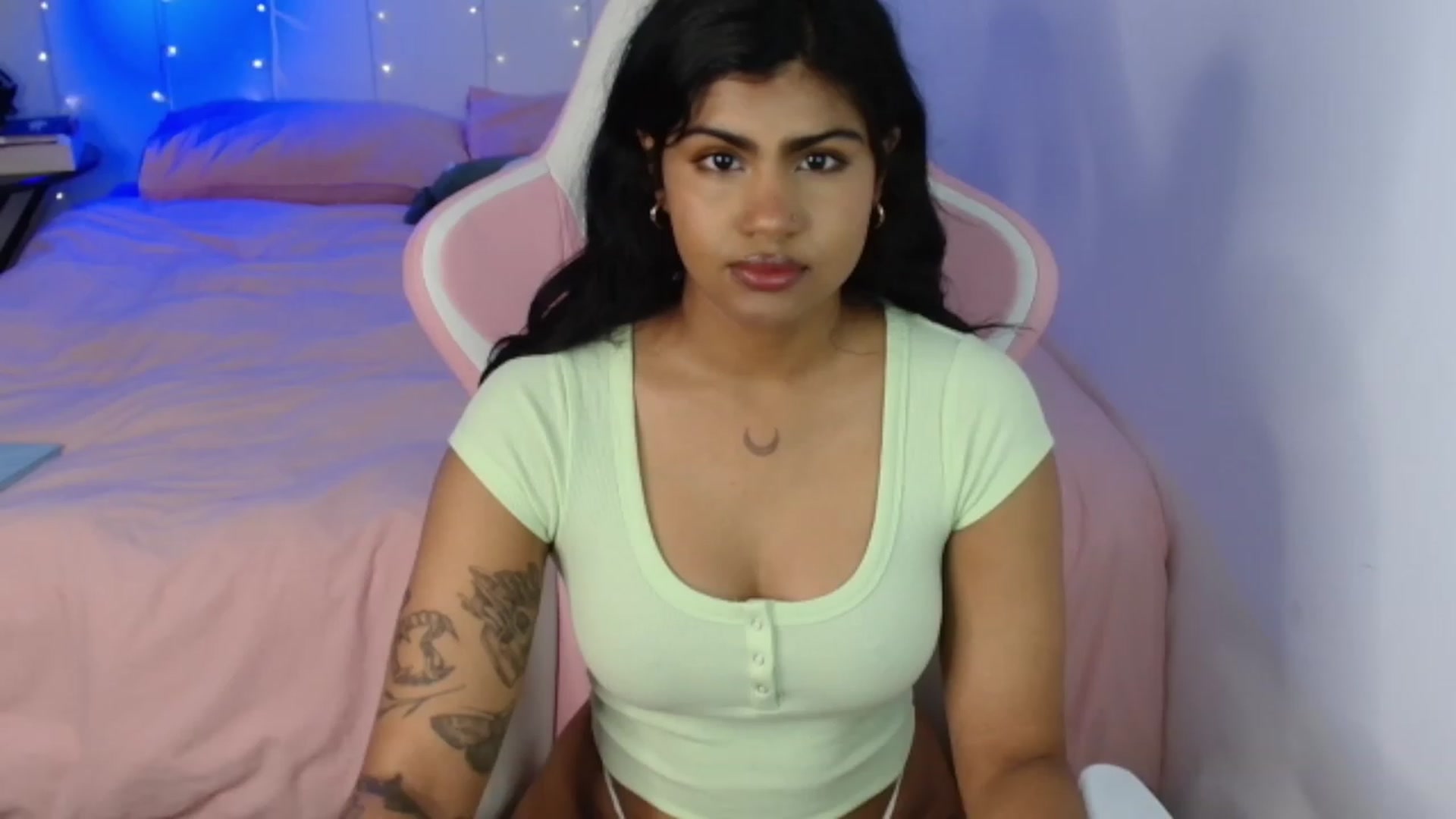Gallery image thumbnail from Katara_'s myfreecams stream on, 01/11/2024, 06:15 image 1 of 20