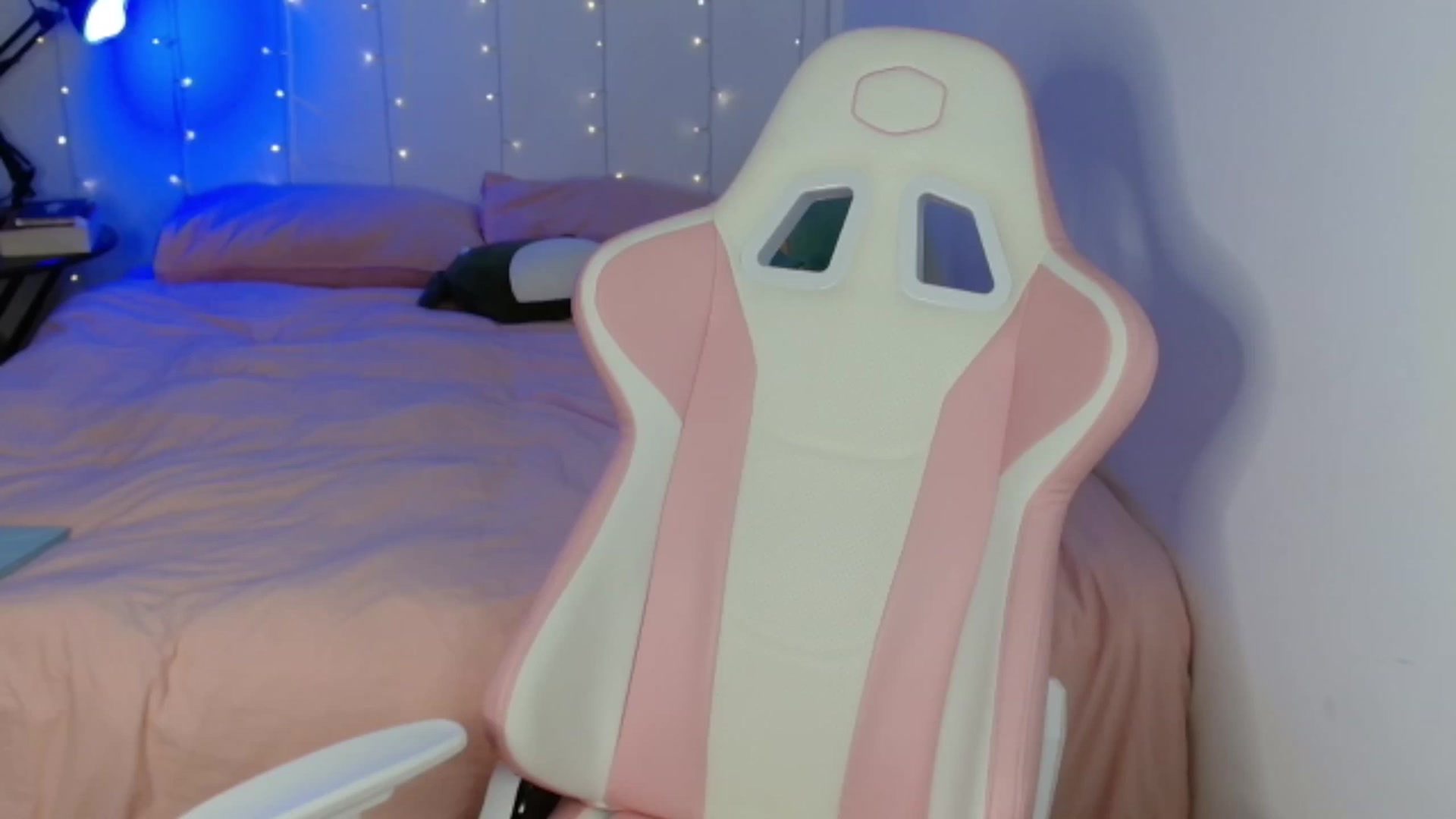 Gallery image thumbnail from Katara_'s myfreecams stream on, 01/11/2024, 06:15 image 18 of 20