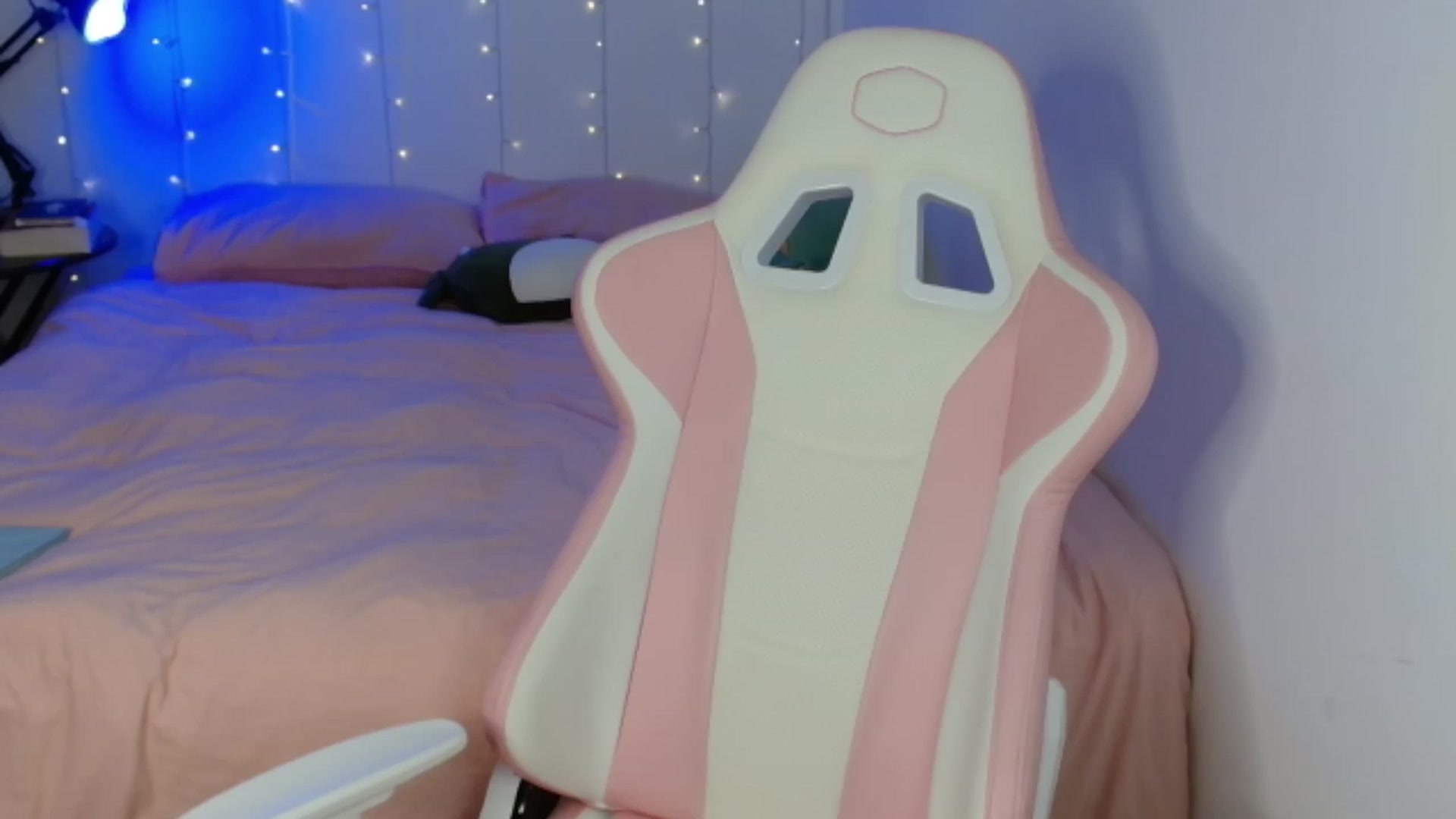 Gallery image thumbnail from Katara_'s myfreecams stream on, 01/11/2024, 06:15 image 20 of 20