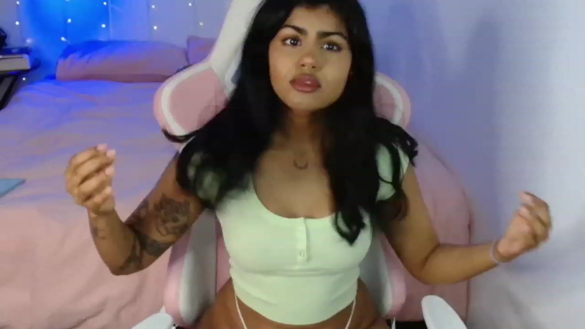 Gallery image thumbnail from Katara_'s myfreecams stream on, 01/11/2024, 06:15 image 7 of 20