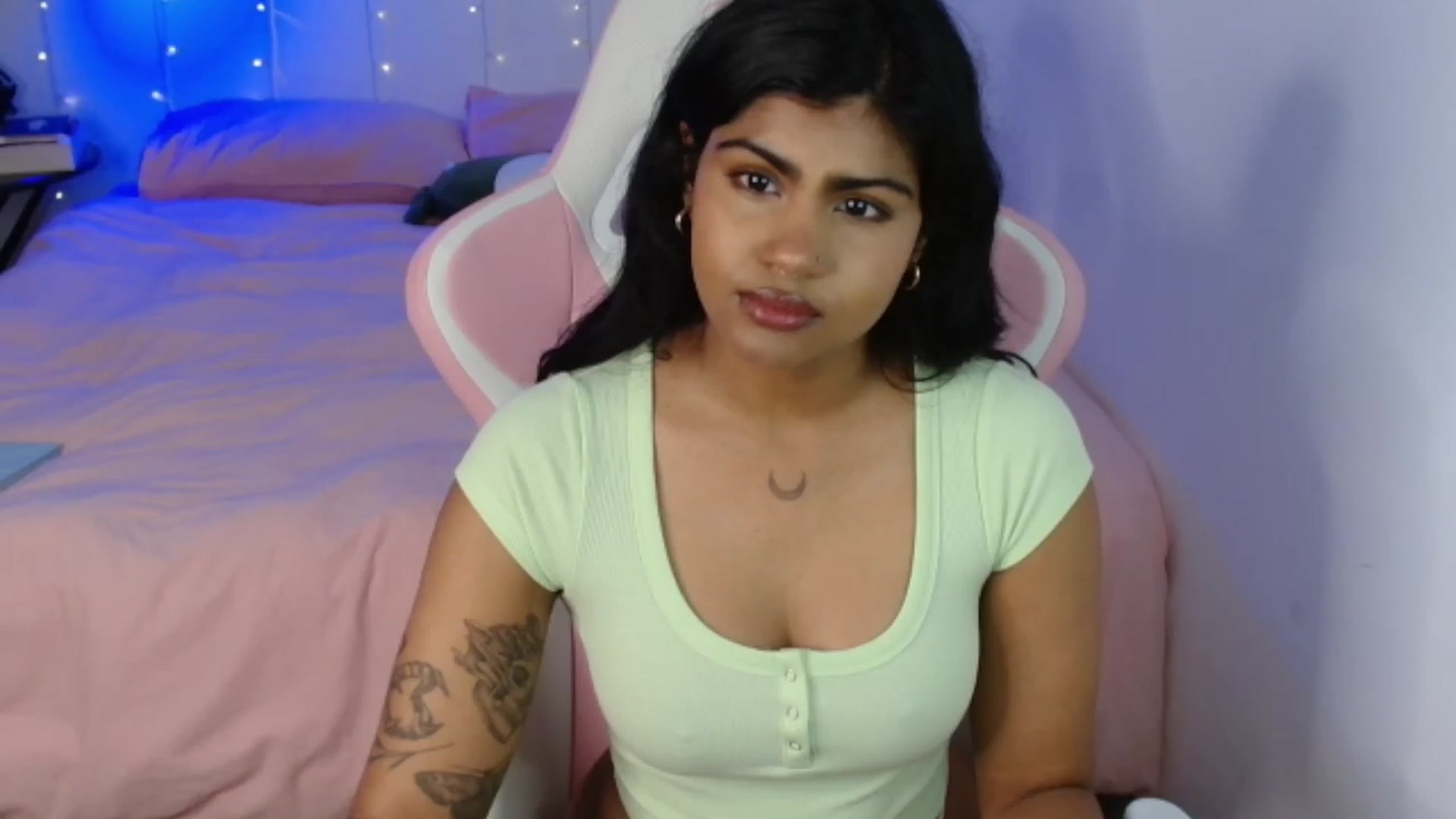 Gallery image thumbnail from Katara_'s myfreecams stream on, 01/11/2024, 06:15 image 6 of 20