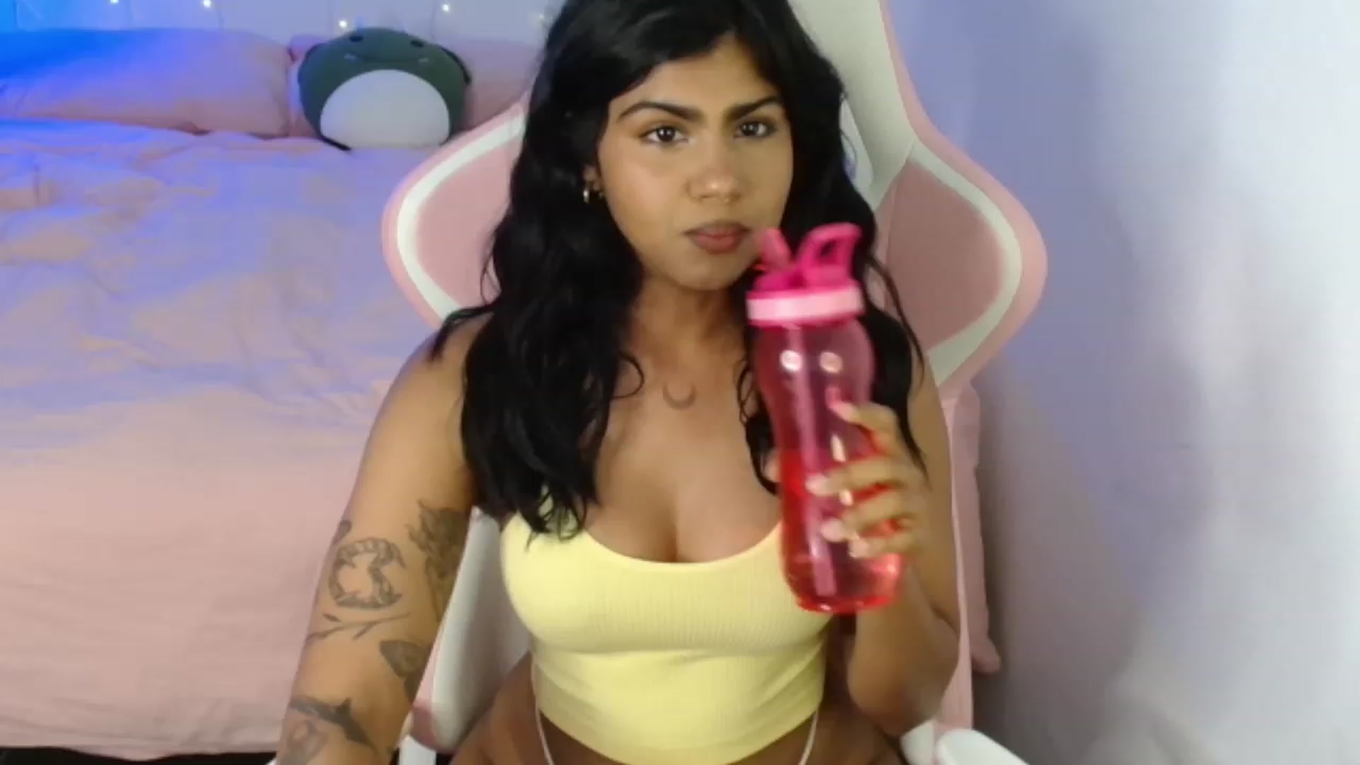 Gallery image thumbnail from Katara_'s myfreecams stream on, 01/16/2024, 07:31 image 10 of 20