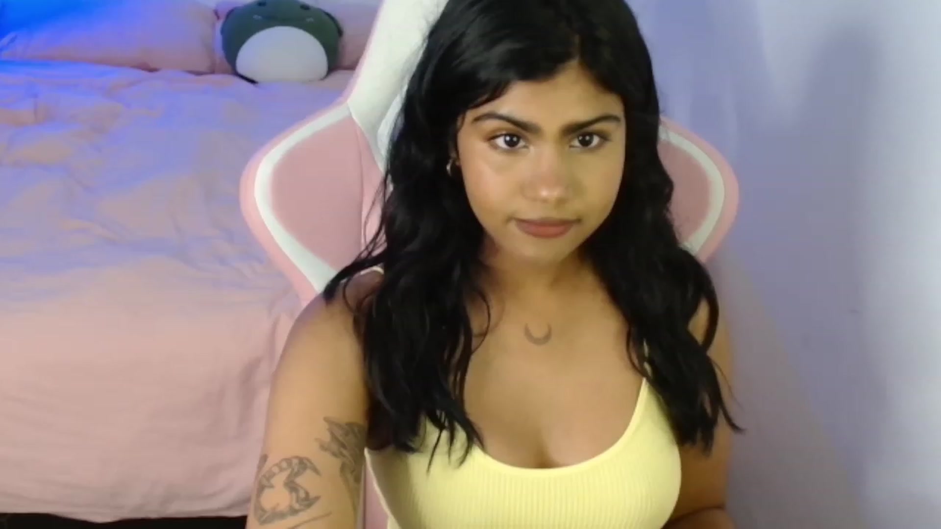 Gallery image thumbnail from Katara_'s myfreecams stream on, 01/16/2024, 07:31 image 13 of 20