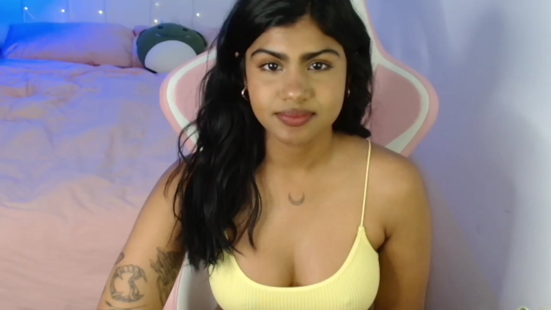 Gallery image thumbnail from Katara_'s myfreecams stream on, 01/16/2024, 07:59 image 16 of 20