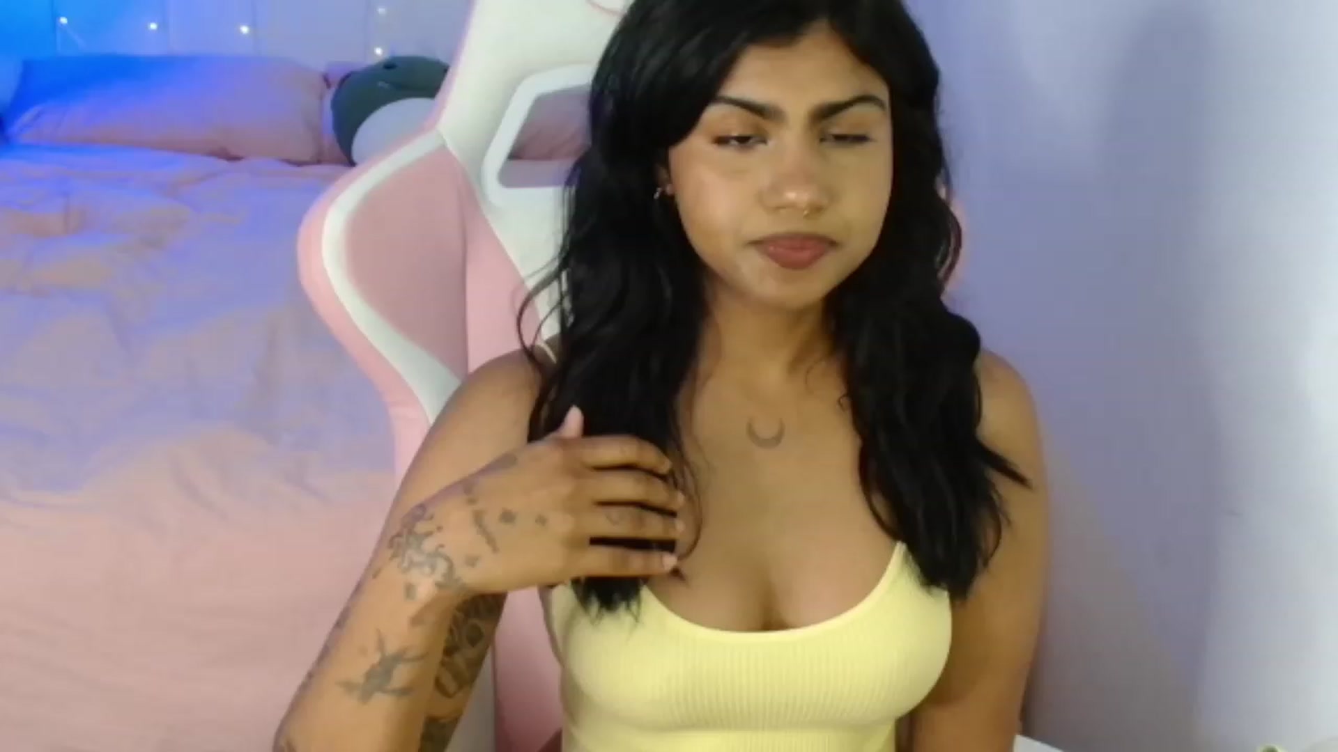 Gallery image thumbnail from Katara_'s myfreecams stream on, 01/16/2024, 07:59 image 15 of 20
