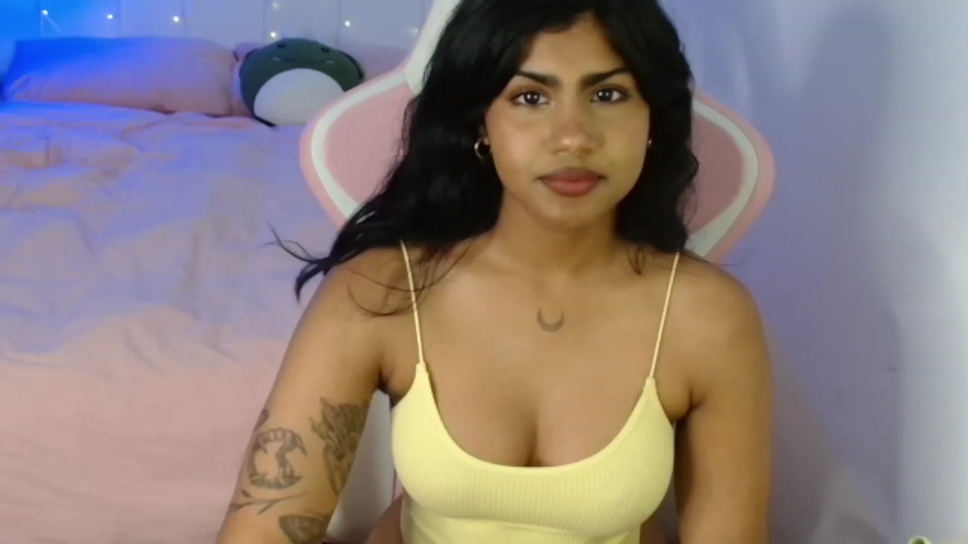 Gallery image thumbnail from Katara_'s myfreecams stream on, 01/16/2024, 07:59 image 6 of 20