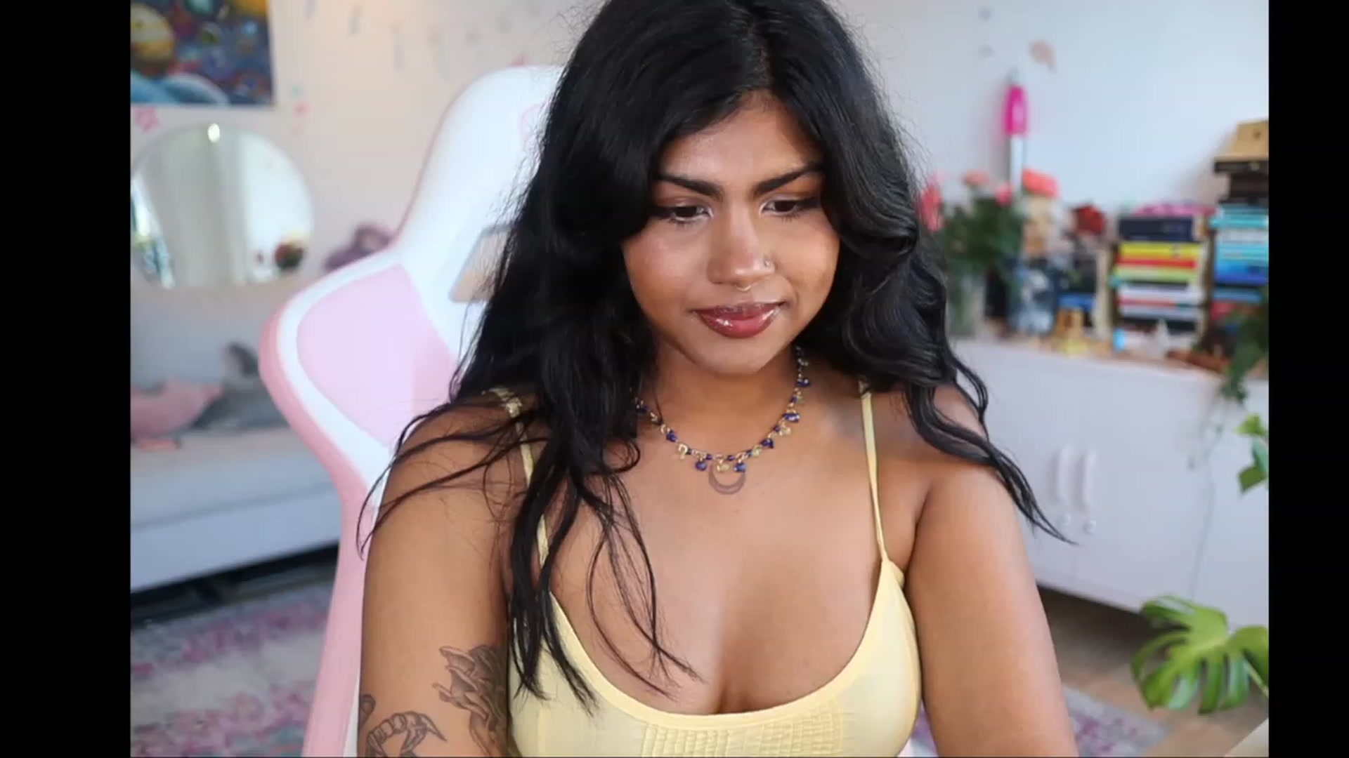 Gallery image thumbnail from Katara_'s myfreecams stream on, 02/20/2024, 16:41 image 12 of 20