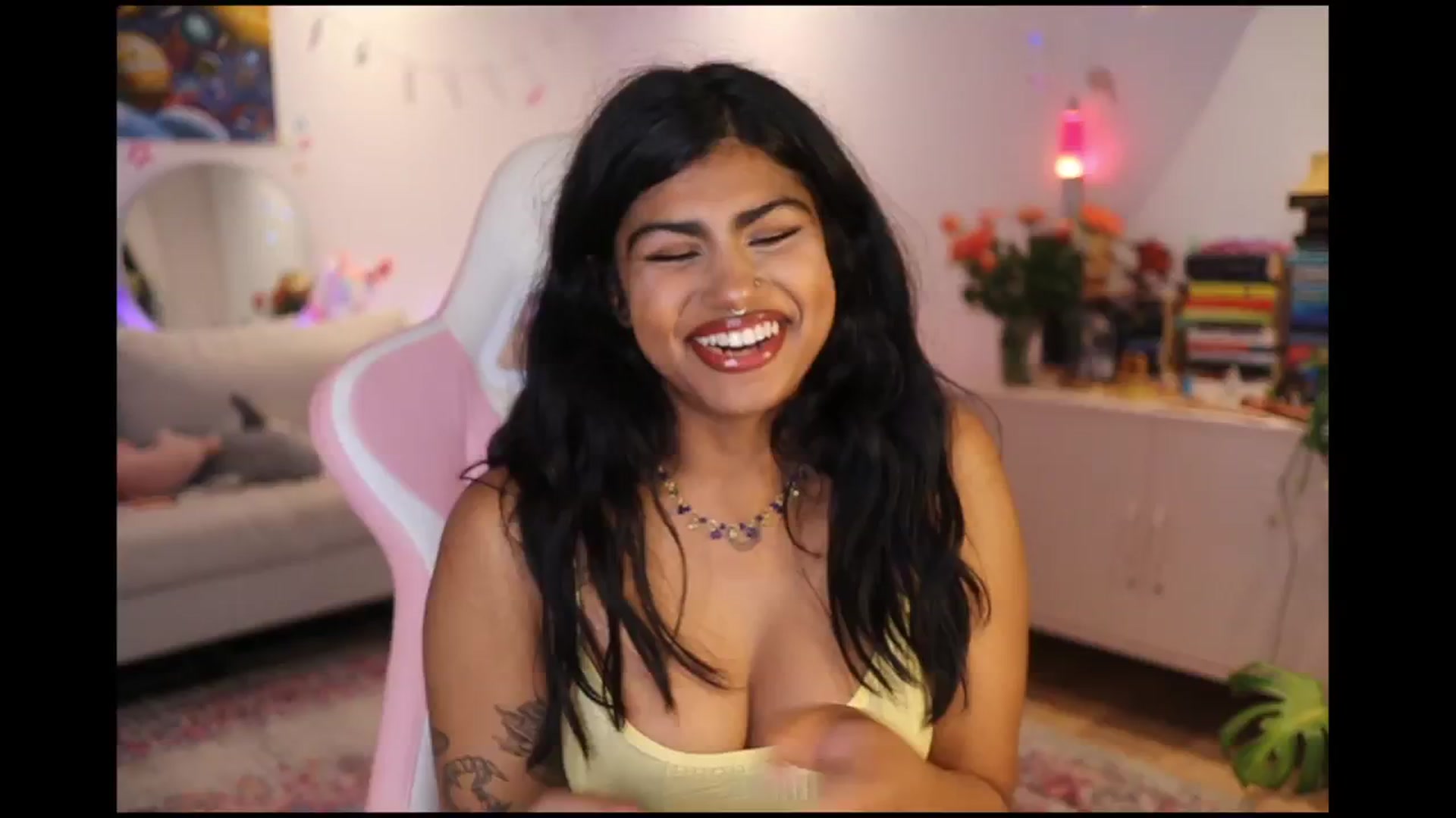 Gallery image thumbnail from Katara_'s myfreecams stream on, 02/20/2024, 18:15 image 9 of 20