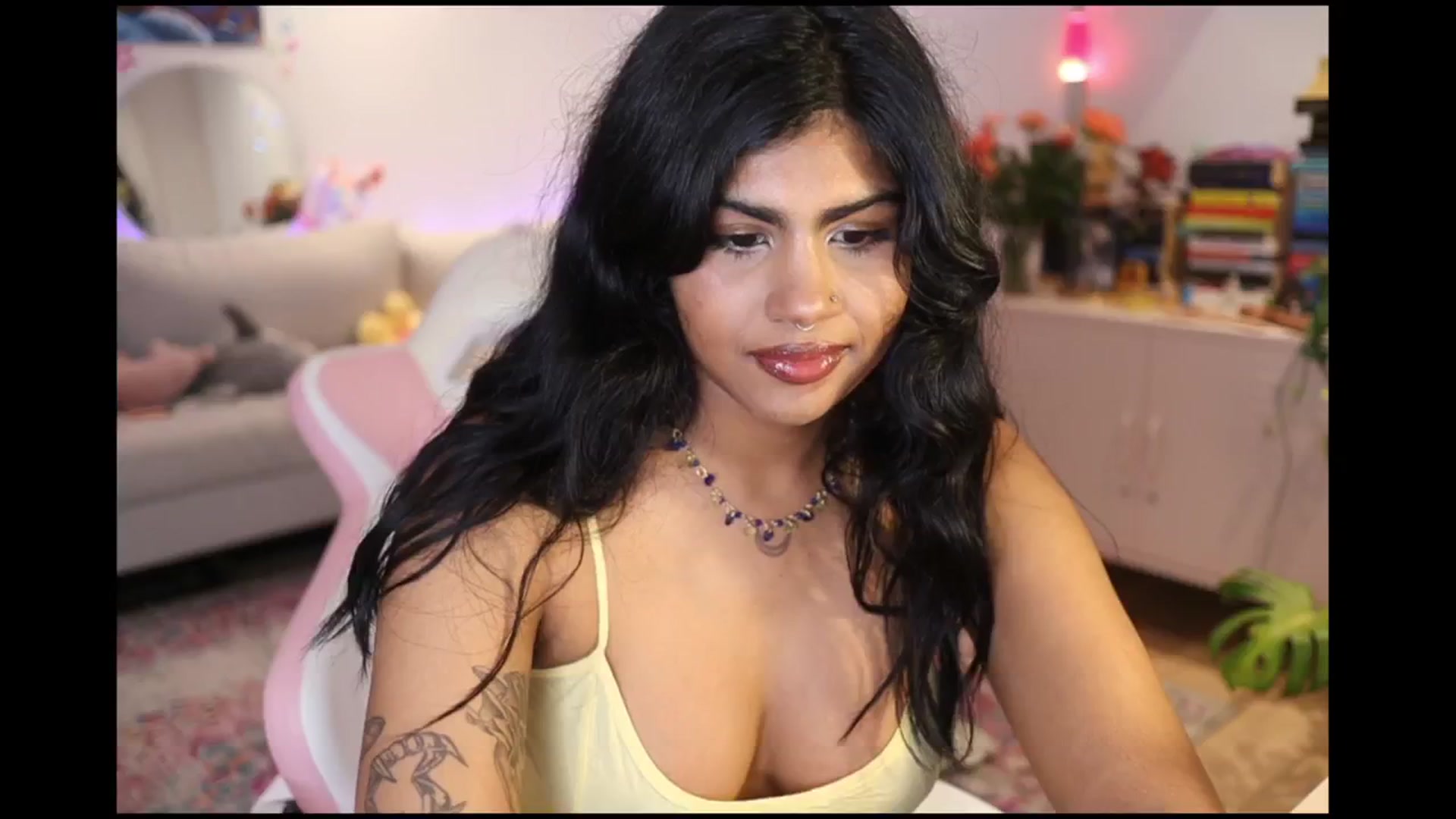 Gallery image thumbnail from Katara_'s myfreecams stream on, 02/20/2024, 18:15 image 14 of 20