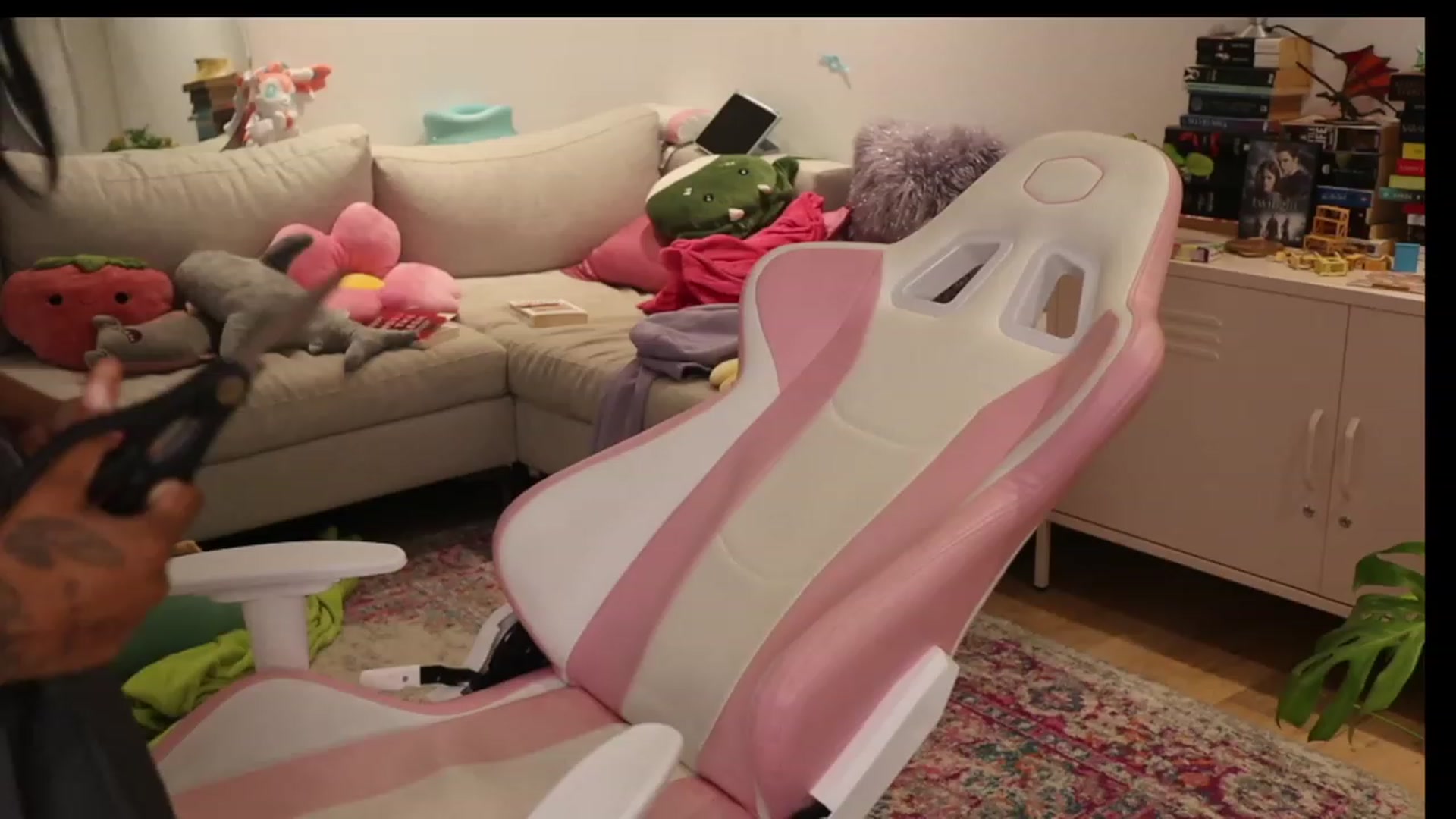Gallery image thumbnail from Katara_'s myfreecams stream on, 03/06/2024, 23:26 image 18 of 20