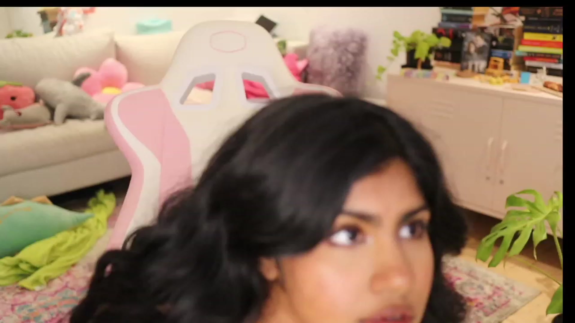 Gallery image thumbnail from Katara_'s myfreecams stream on, 03/06/2024, 23:26 image 2 of 20