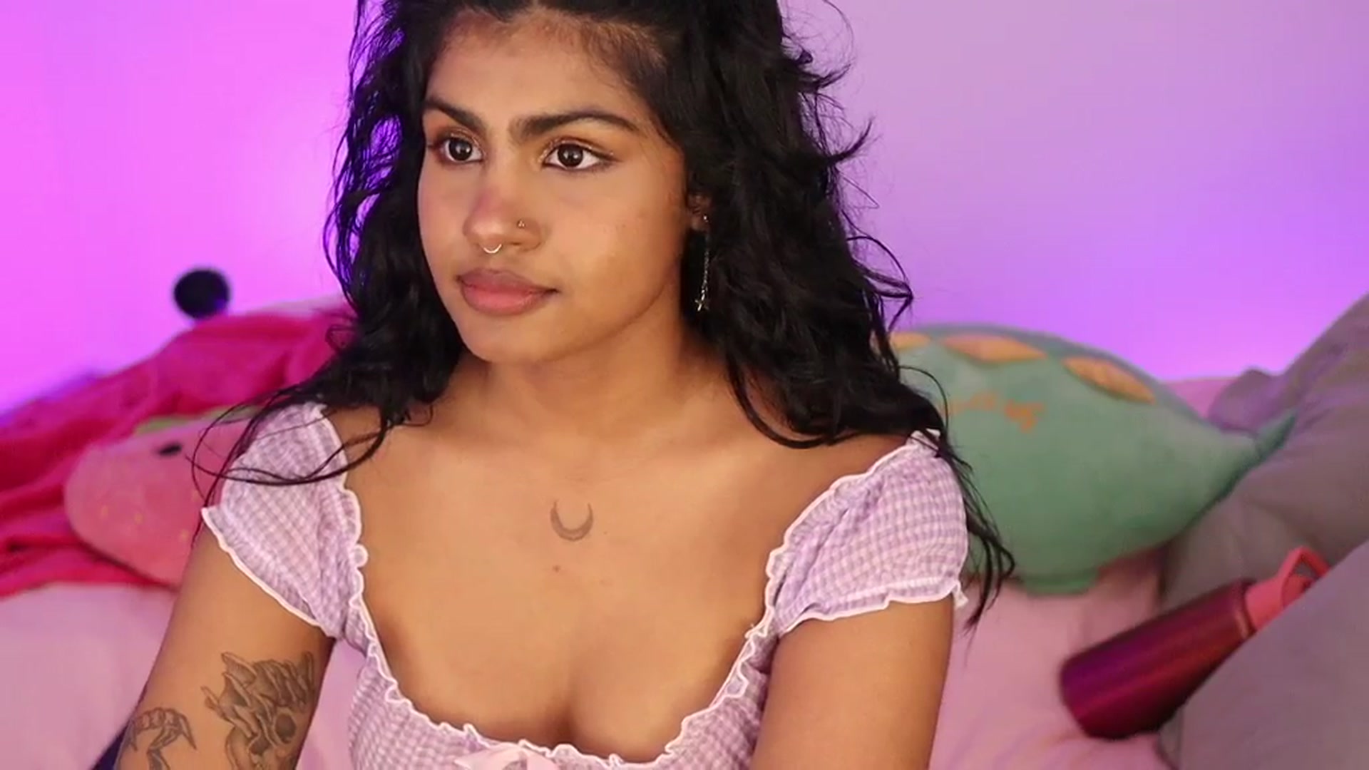 Gallery image thumbnail from Katara_'s myfreecams stream on, 04/10/2024, 16:16 image 18 of 20
