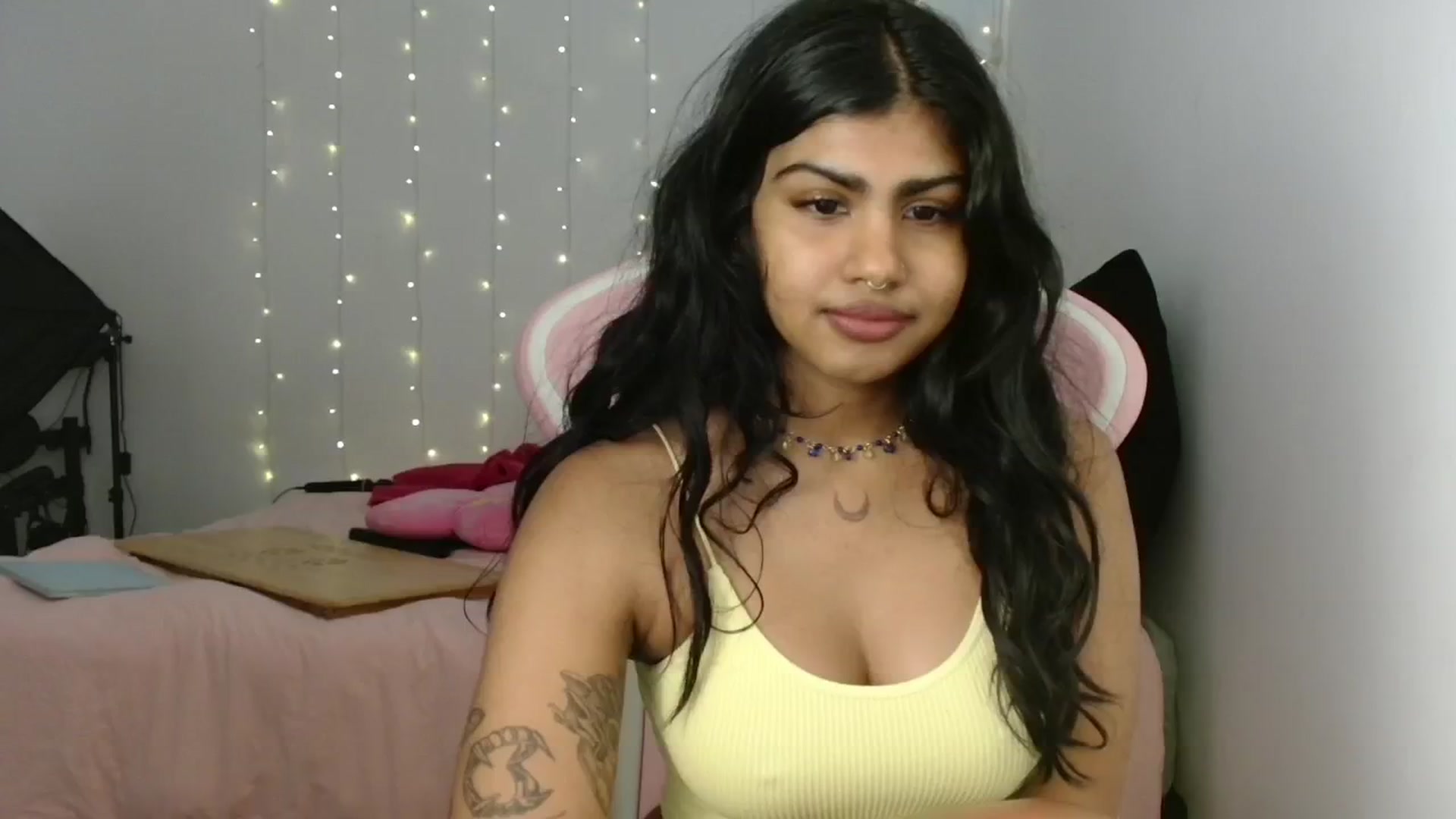 Gallery image thumbnail from Katara_'s myfreecams stream on, 05/12/2024, 11:43 image 1 of 20