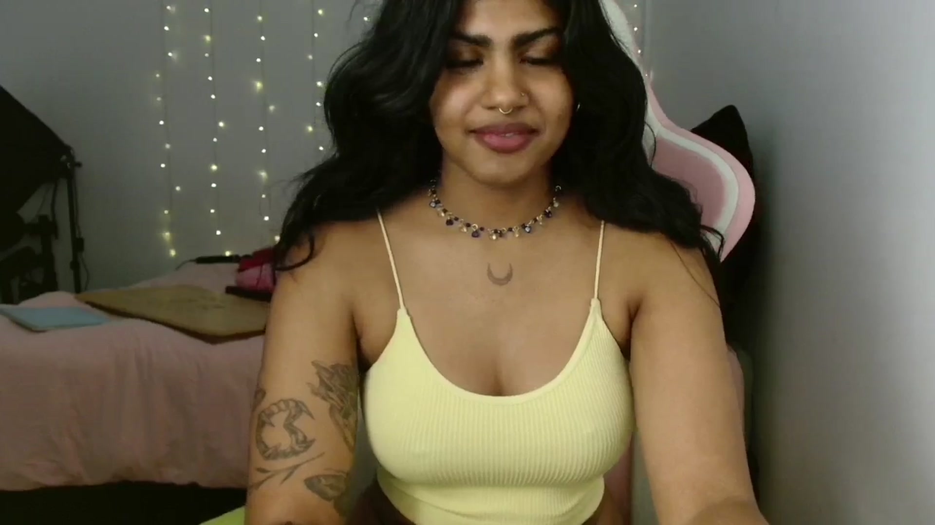 Gallery image thumbnail from Katara_'s myfreecams stream on, 05/12/2024, 11:43 image 16 of 20