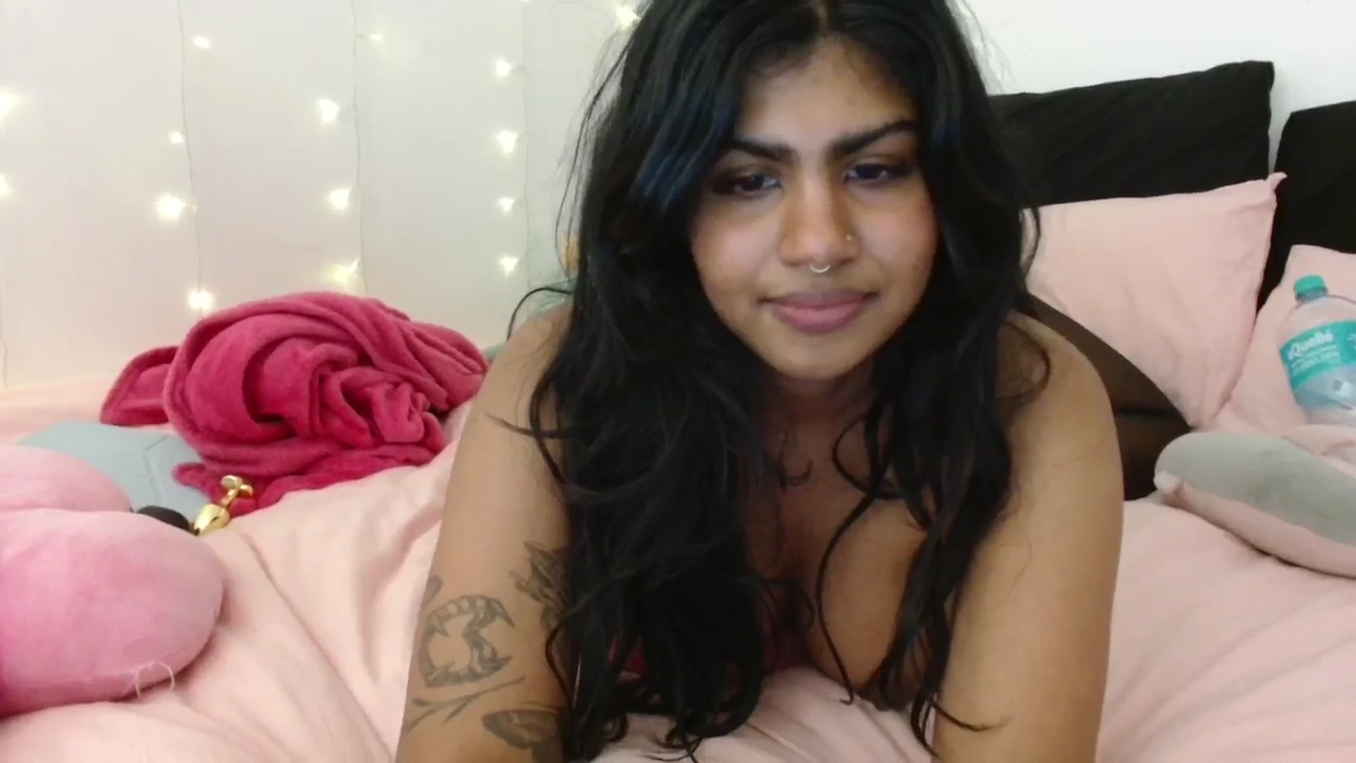 Gallery image thumbnail from Katara_'s myfreecams stream on, 05/13/2024, 16:30 image 7 of 20