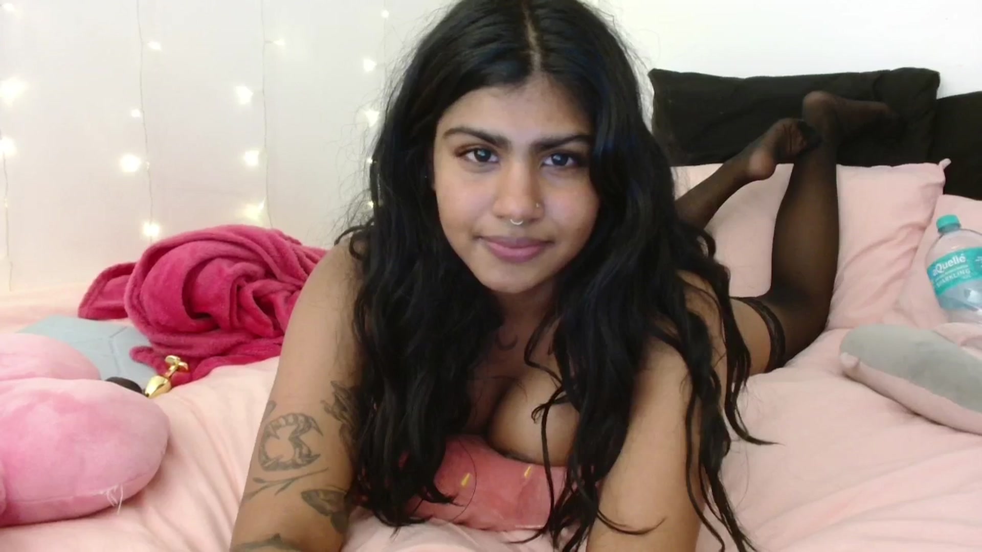 Gallery image thumbnail from Katara_'s myfreecams stream on, 05/13/2024, 16:30 image 19 of 20