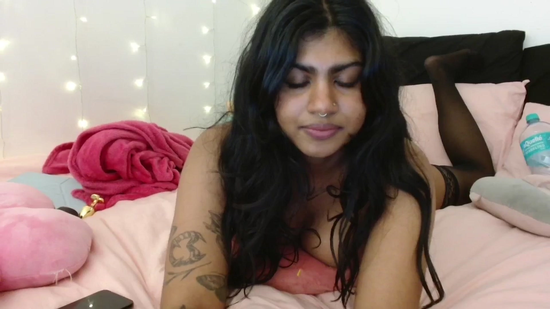 Gallery image thumbnail from Katara_'s myfreecams stream on, 05/13/2024, 16:30 image 14 of 20