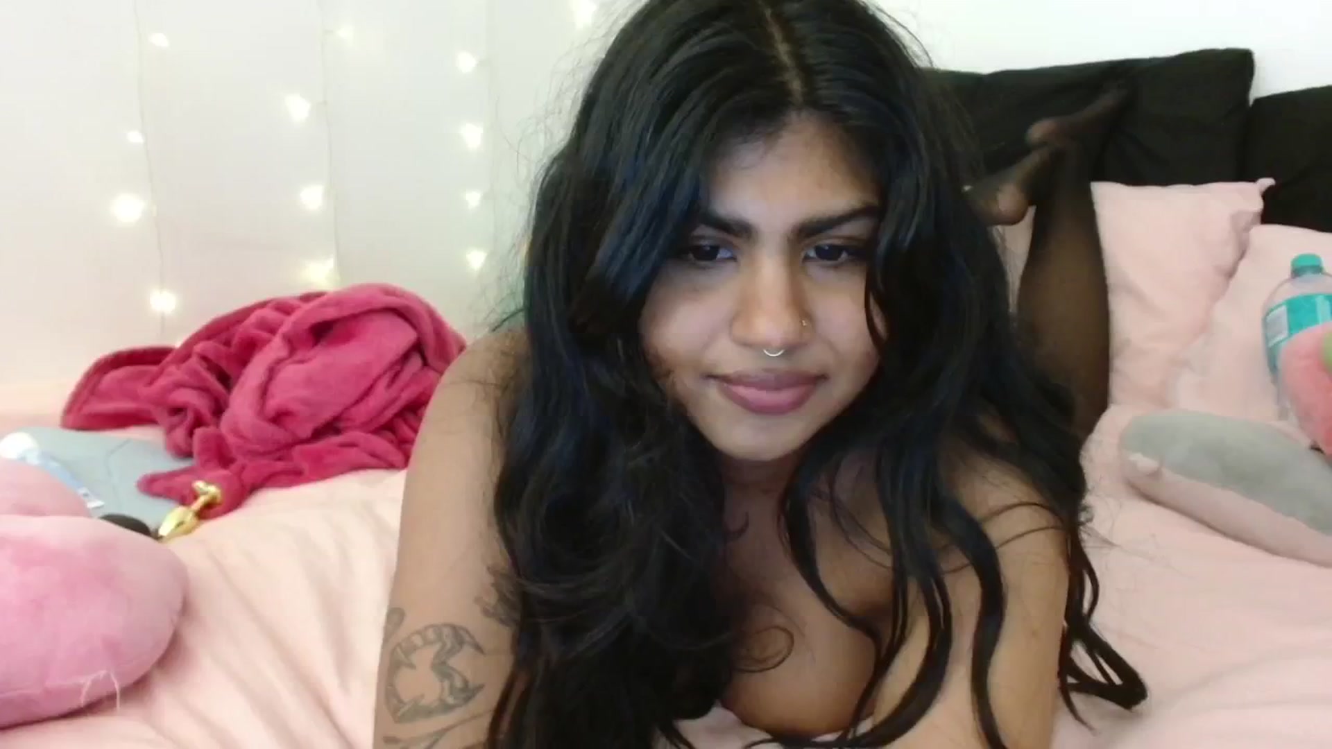 Gallery image thumbnail from Katara_'s myfreecams stream on, 05/13/2024, 17:14 image 7 of 20