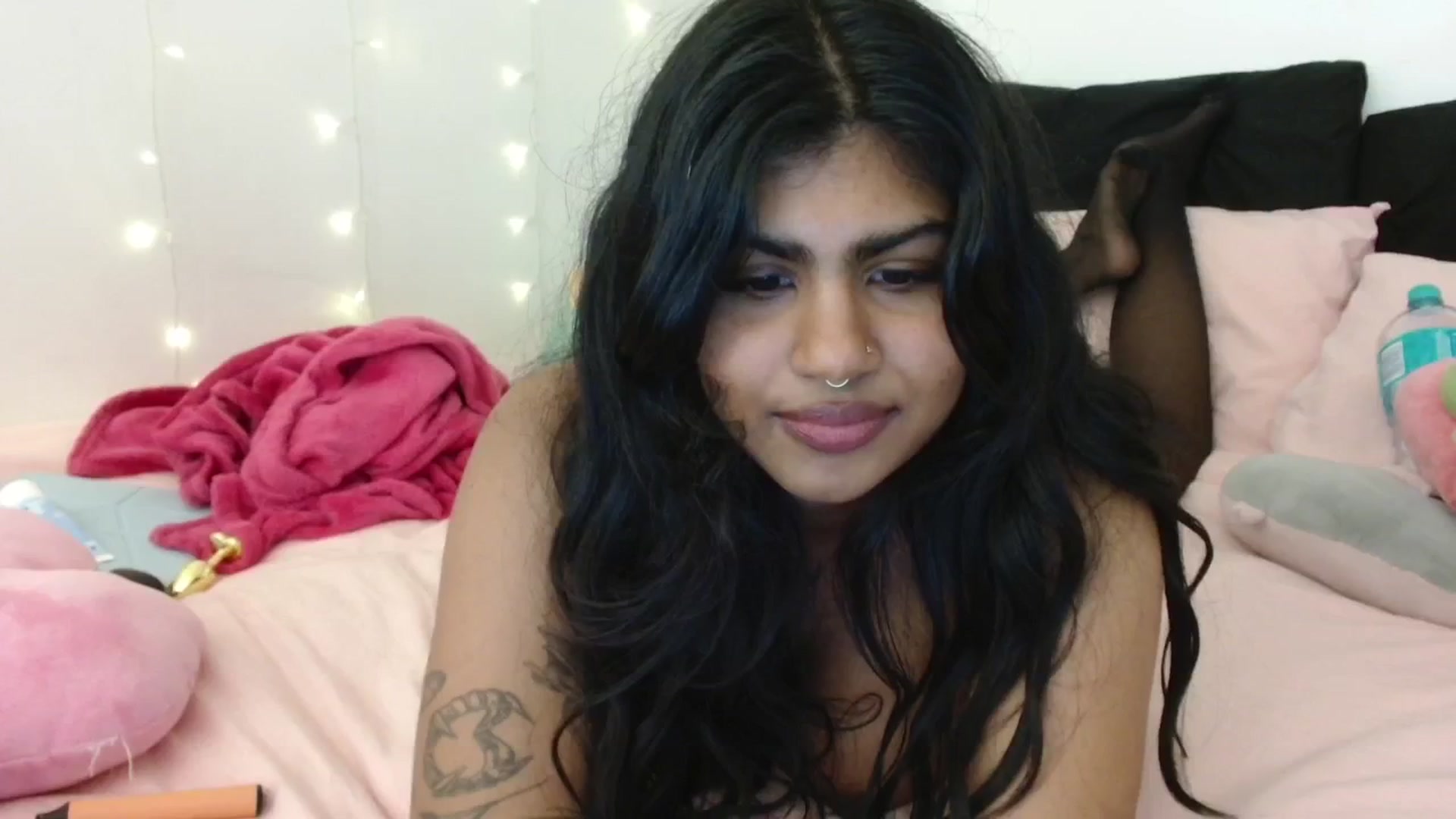 Gallery image thumbnail from Katara_'s myfreecams stream on, 05/13/2024, 17:14 image 12 of 20