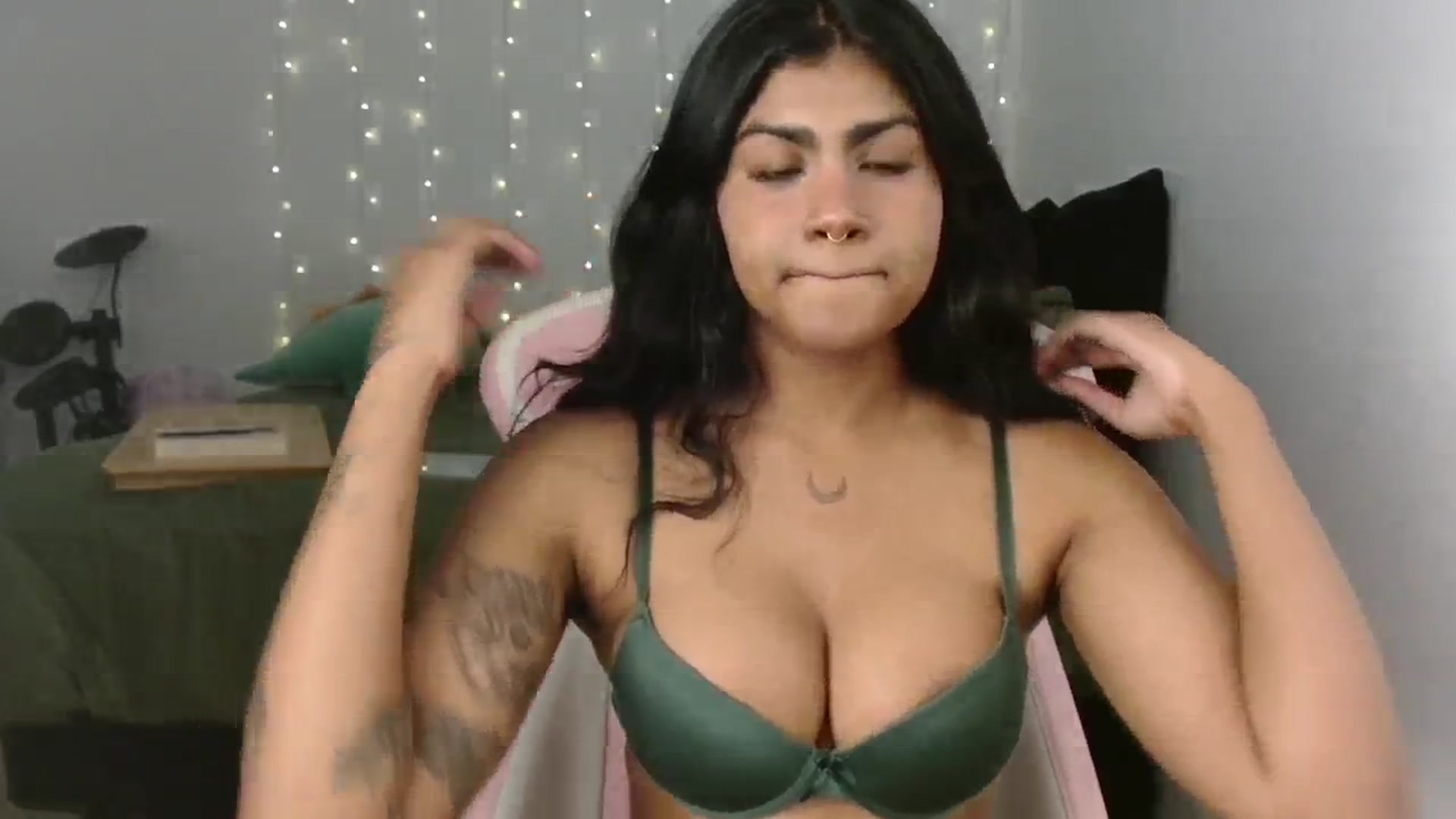 Gallery image thumbnail from Katara_'s myfreecams stream on, 05/28/2024, 08:29 image 14 of 20