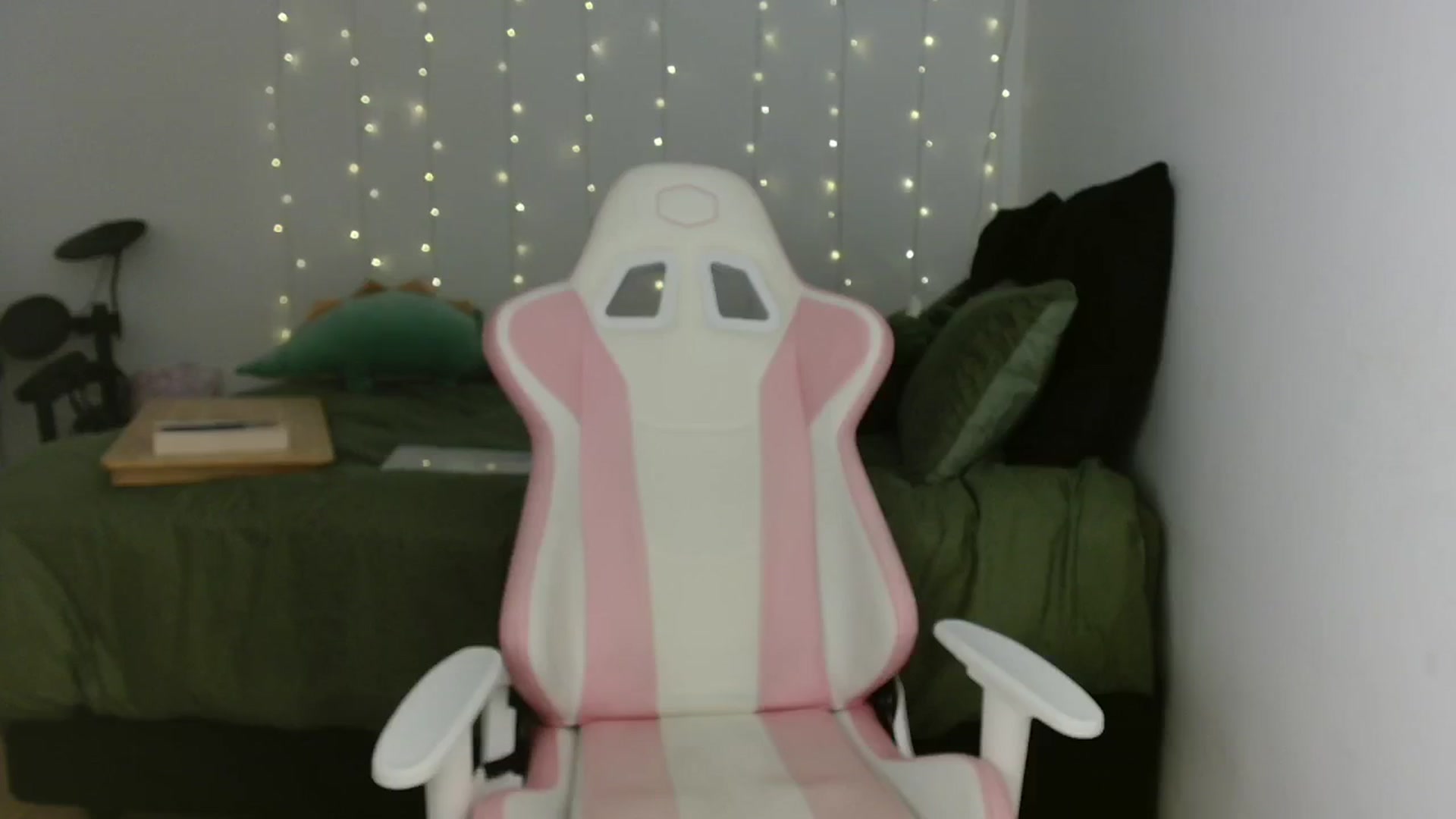 Gallery image thumbnail from Katara_'s myfreecams stream on, 05/28/2024, 09:02 image 17 of 20