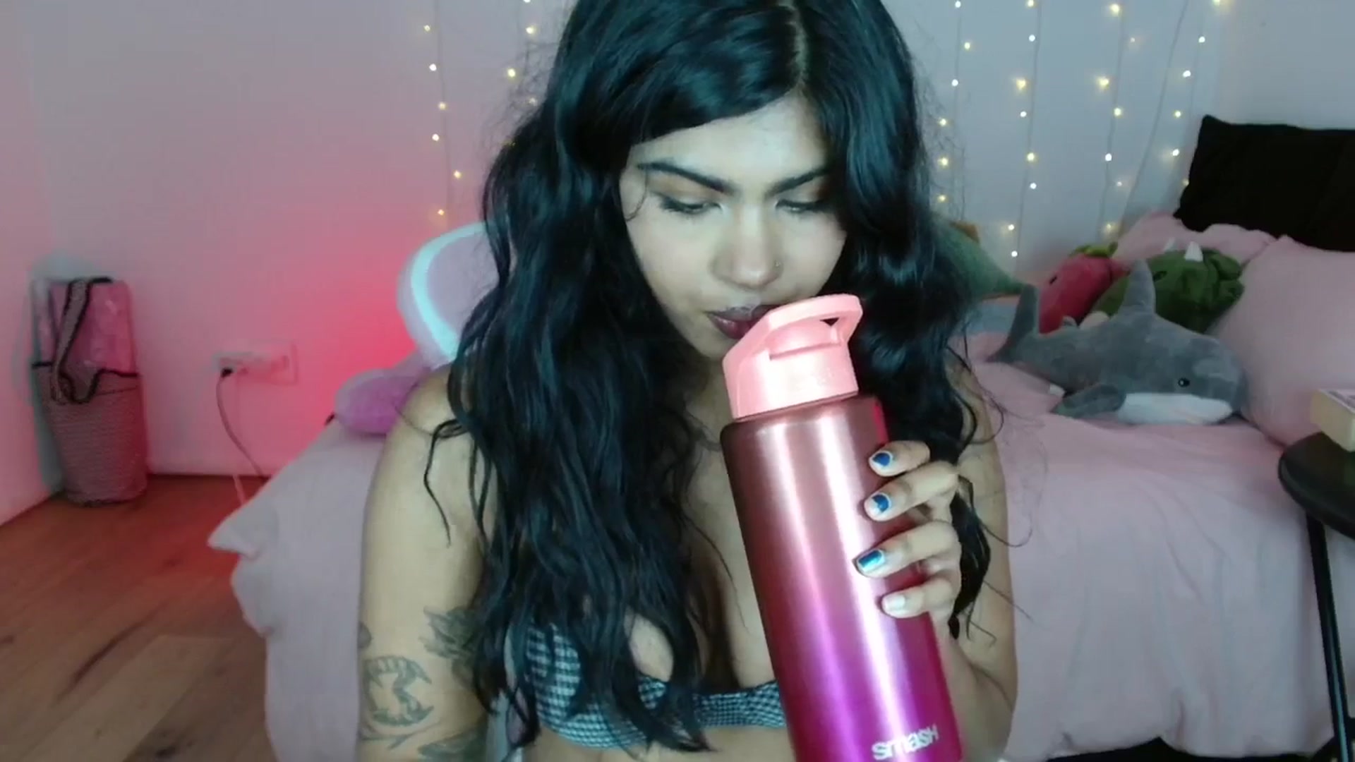Gallery image thumbnail from Katara_'s myfreecams stream on, 06/19/2024, 07:50 image 9 of 20