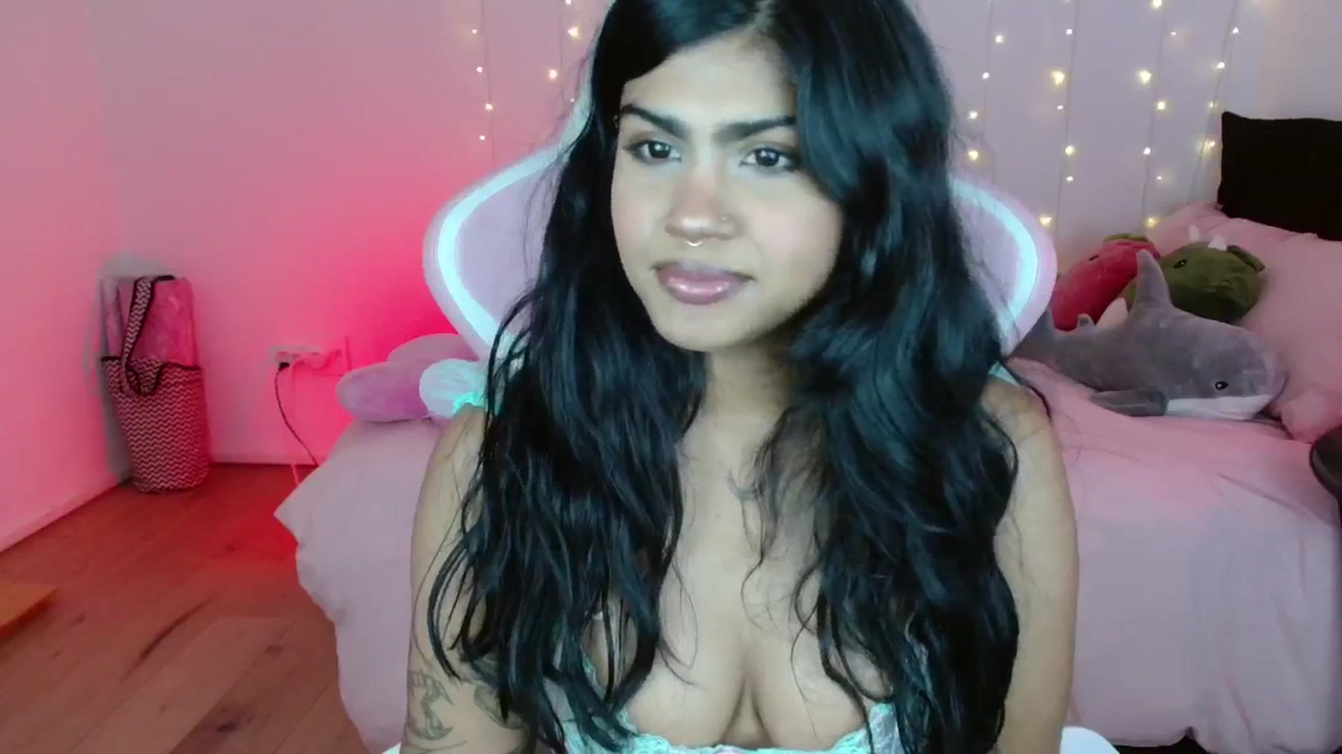 Gallery image thumbnail from Katara_'s myfreecams stream on, 06/20/2024, 08:12 image 2 of 20