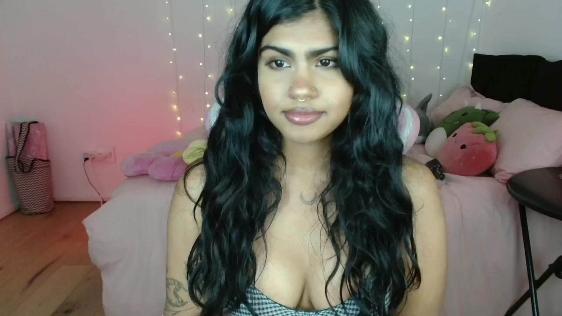 Gallery image thumbnail from Katara_'s myfreecams stream on, 06/25/2024, 10:22 image 16 of 20