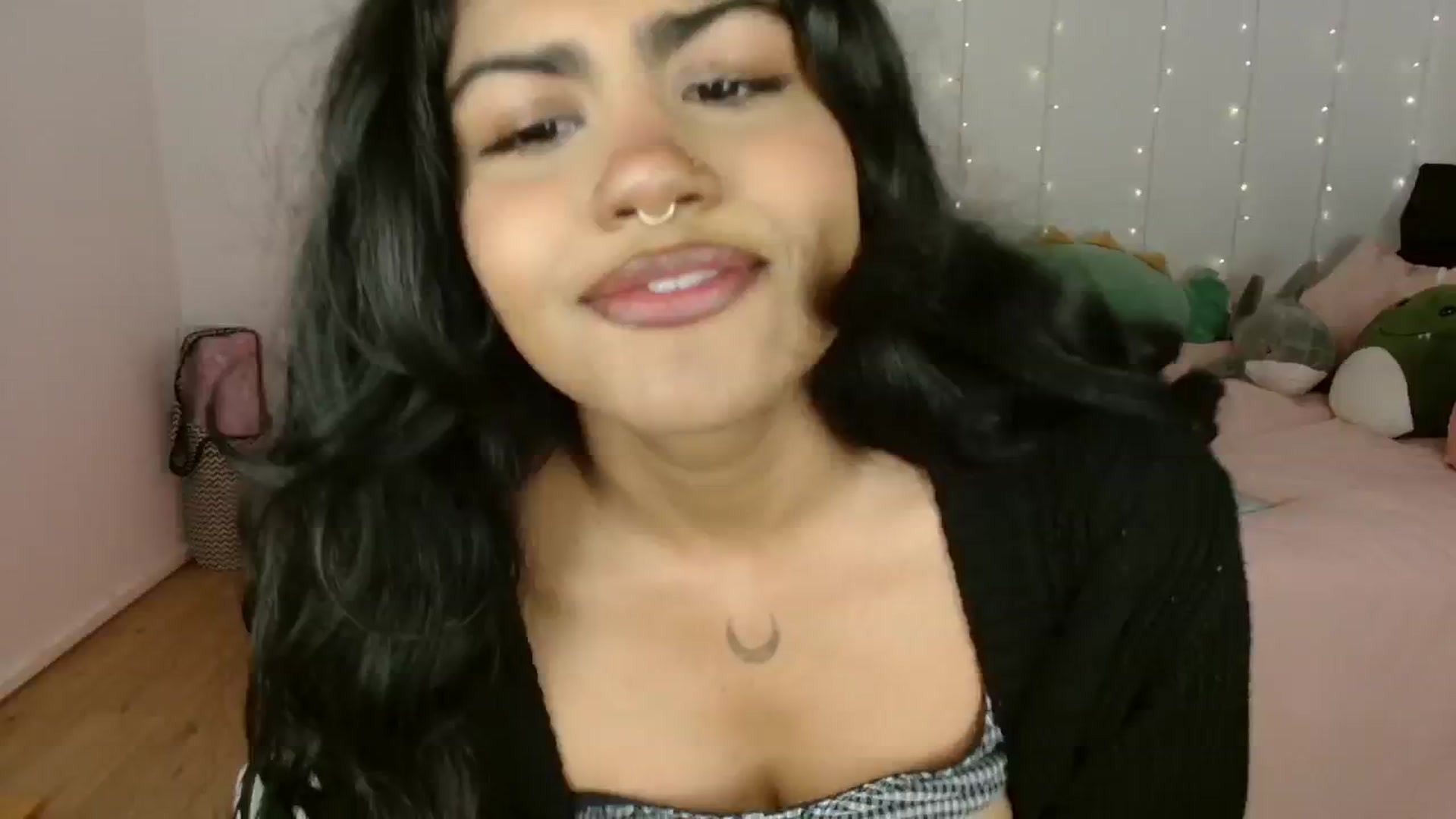 Gallery image thumbnail from Katara_'s myfreecams stream on, 07/04/2024, 07:38 image 3 of 20