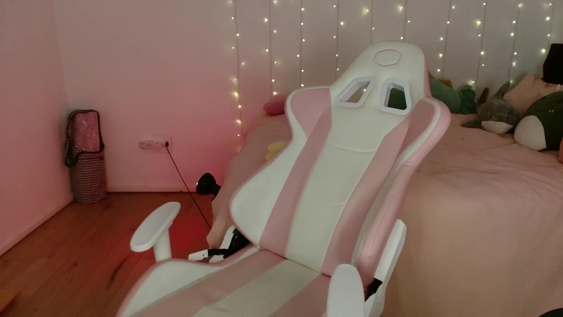 Gallery image thumbnail from Katara_'s myfreecams stream on, 07/04/2024, 08:24 image 10 of 20