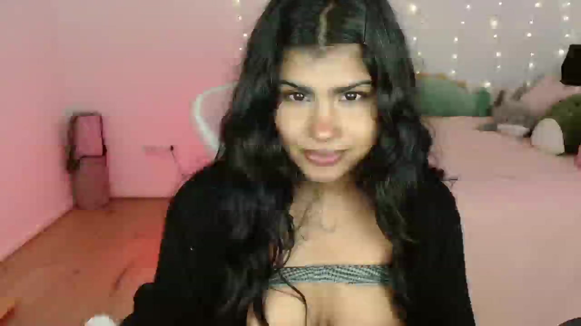 Gallery image thumbnail from Katara_'s myfreecams stream on, 07/04/2024, 08:24 image 17 of 20