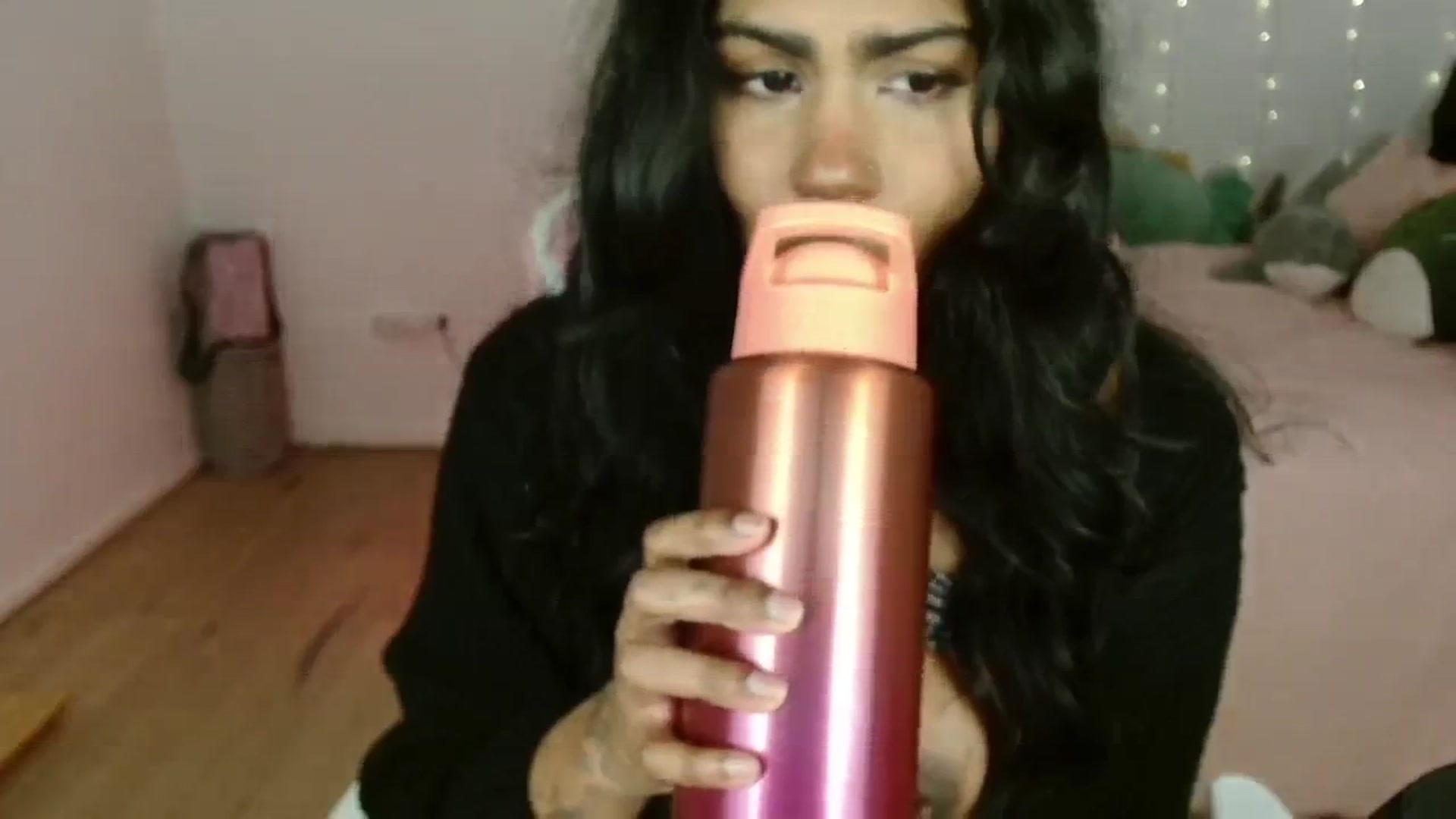 Gallery image thumbnail from Katara_'s myfreecams stream on, 07/04/2024, 09:11 image 15 of 20